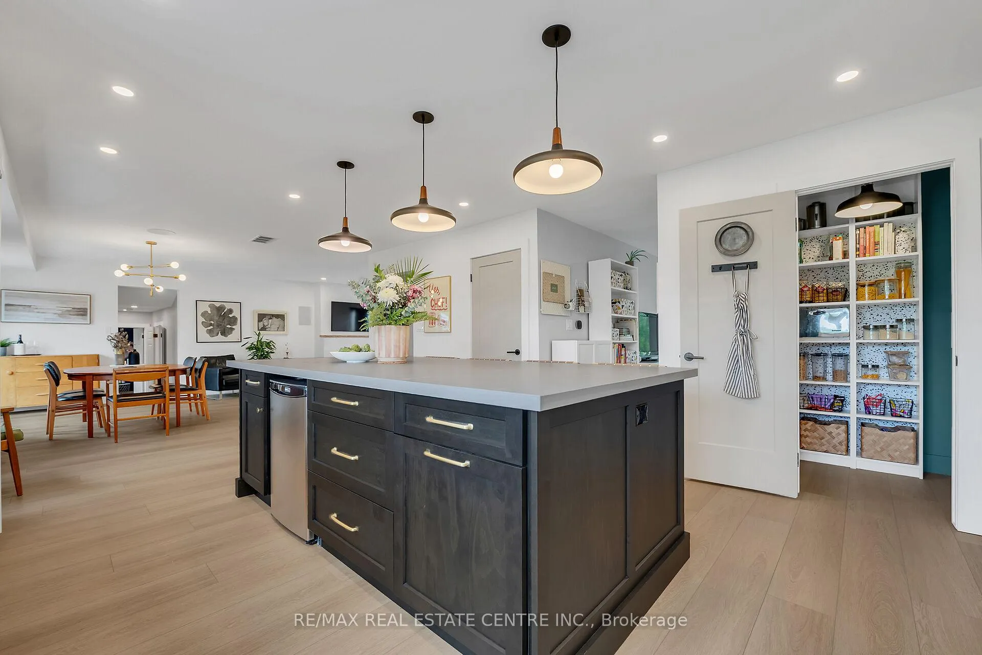 Photo 10 of 217 Jones Road, Hamilton, Stoney Creek — HOMEH