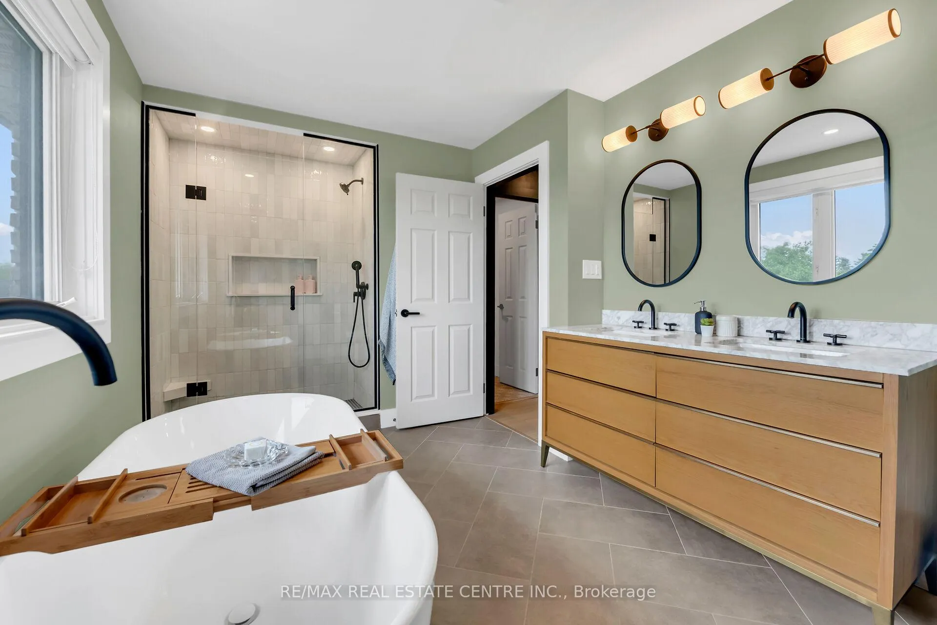 Photo 27 of 217 Jones Road, Hamilton, Stoney Creek — HOMEH