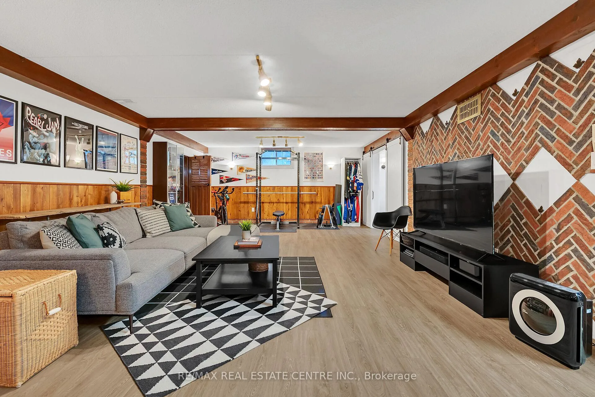 Photo 35 of 217 Jones Road, Hamilton, Stoney Creek — HOMEH