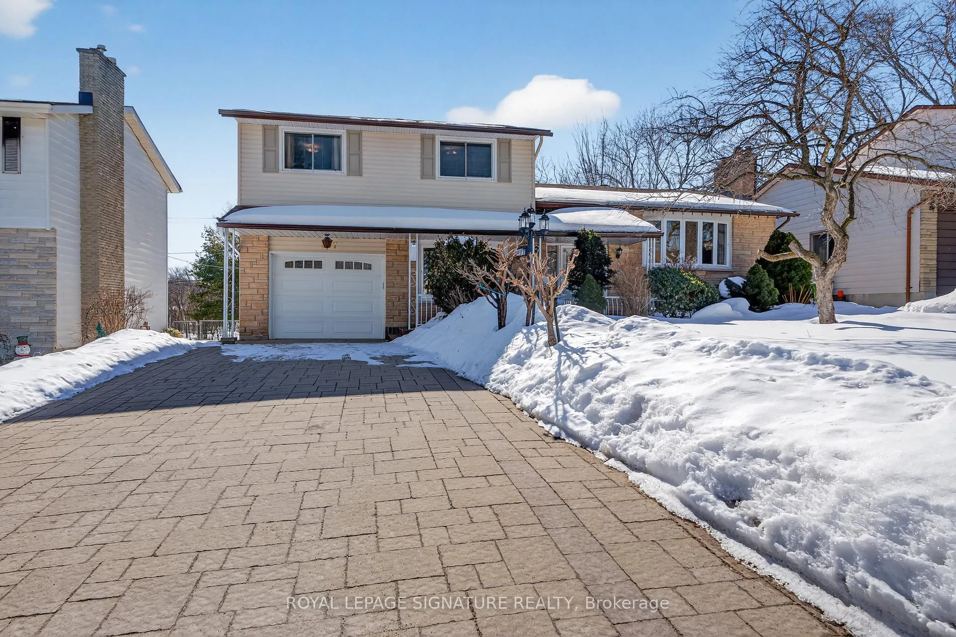 Photo 1 of 897 Pembridge Crescent, Kingston, South of Taylor-Kidd Blvd — HOMEH