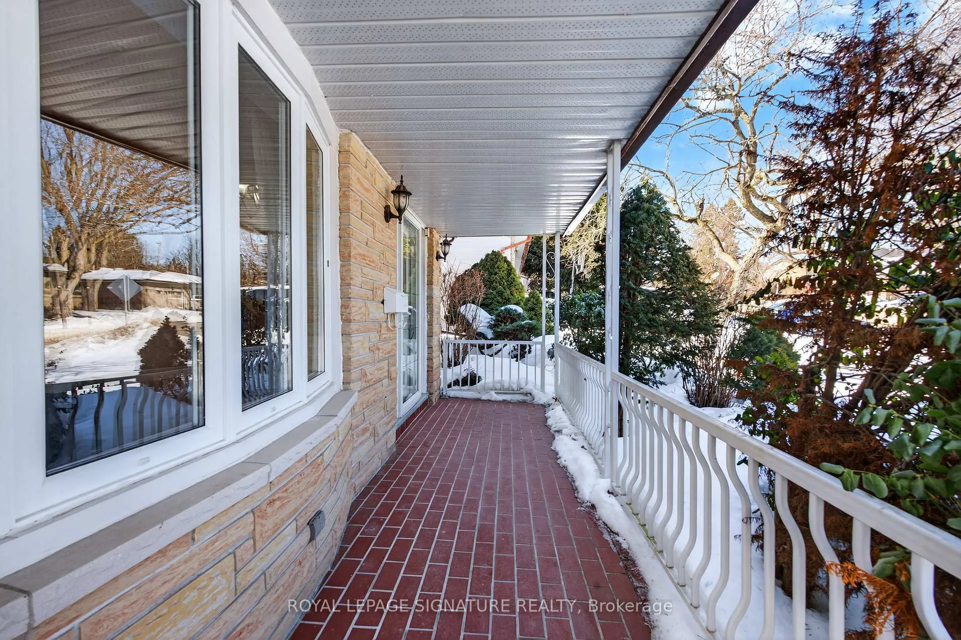 Photo 3 of 897 Pembridge Crescent, Kingston, South of Taylor-Kidd Blvd — HOMEH