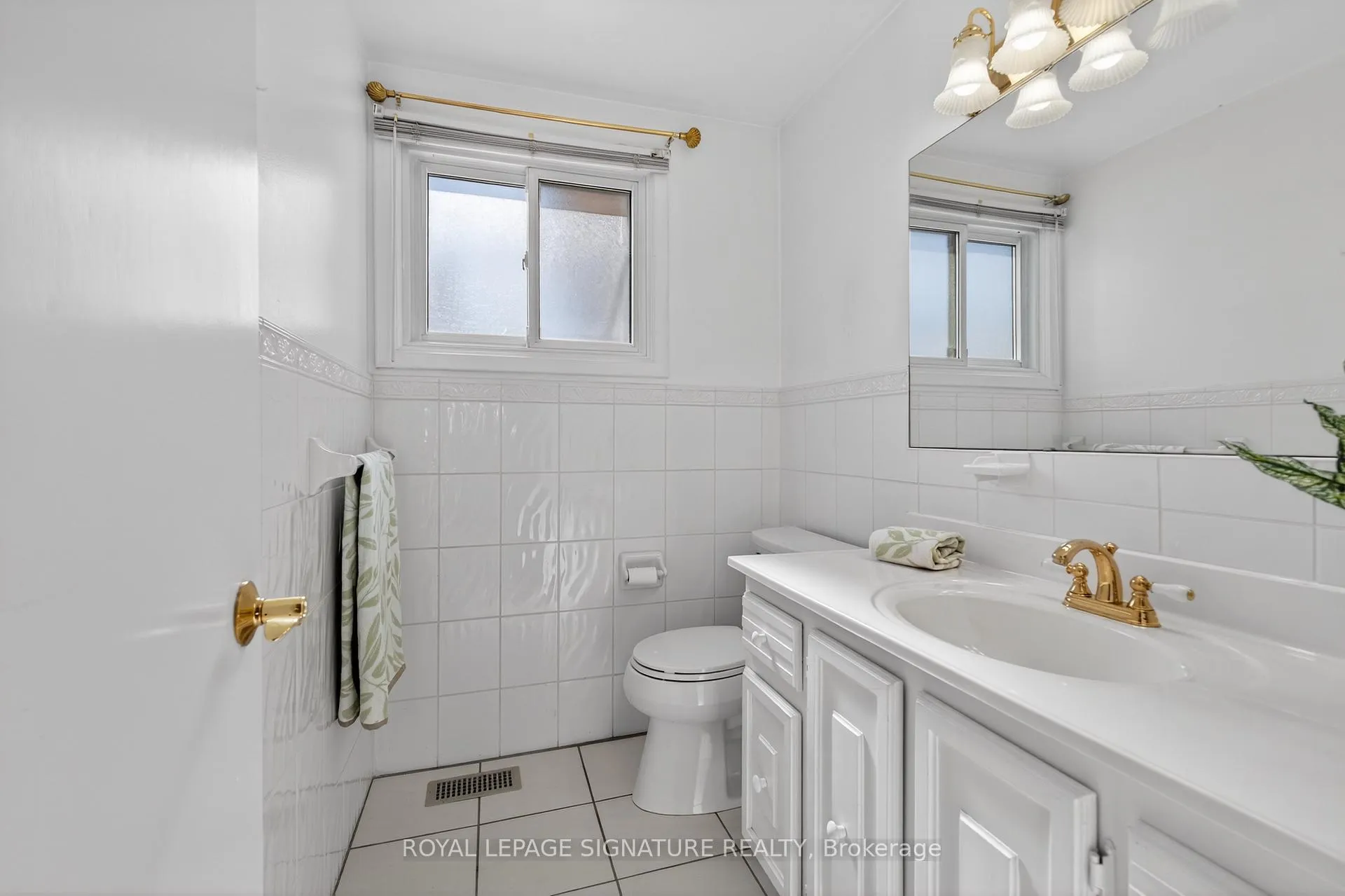 Photo 7 of 897 Pembridge Crescent, Kingston, South of Taylor-Kidd Blvd — HOMEH