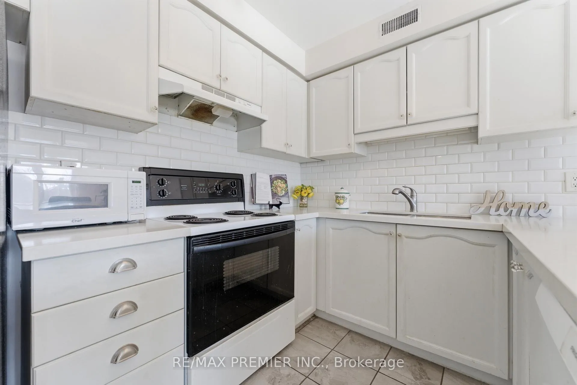 Photo 10 of Unit 12, 2120 Headon Road, Burlington, Headon — HOMEH