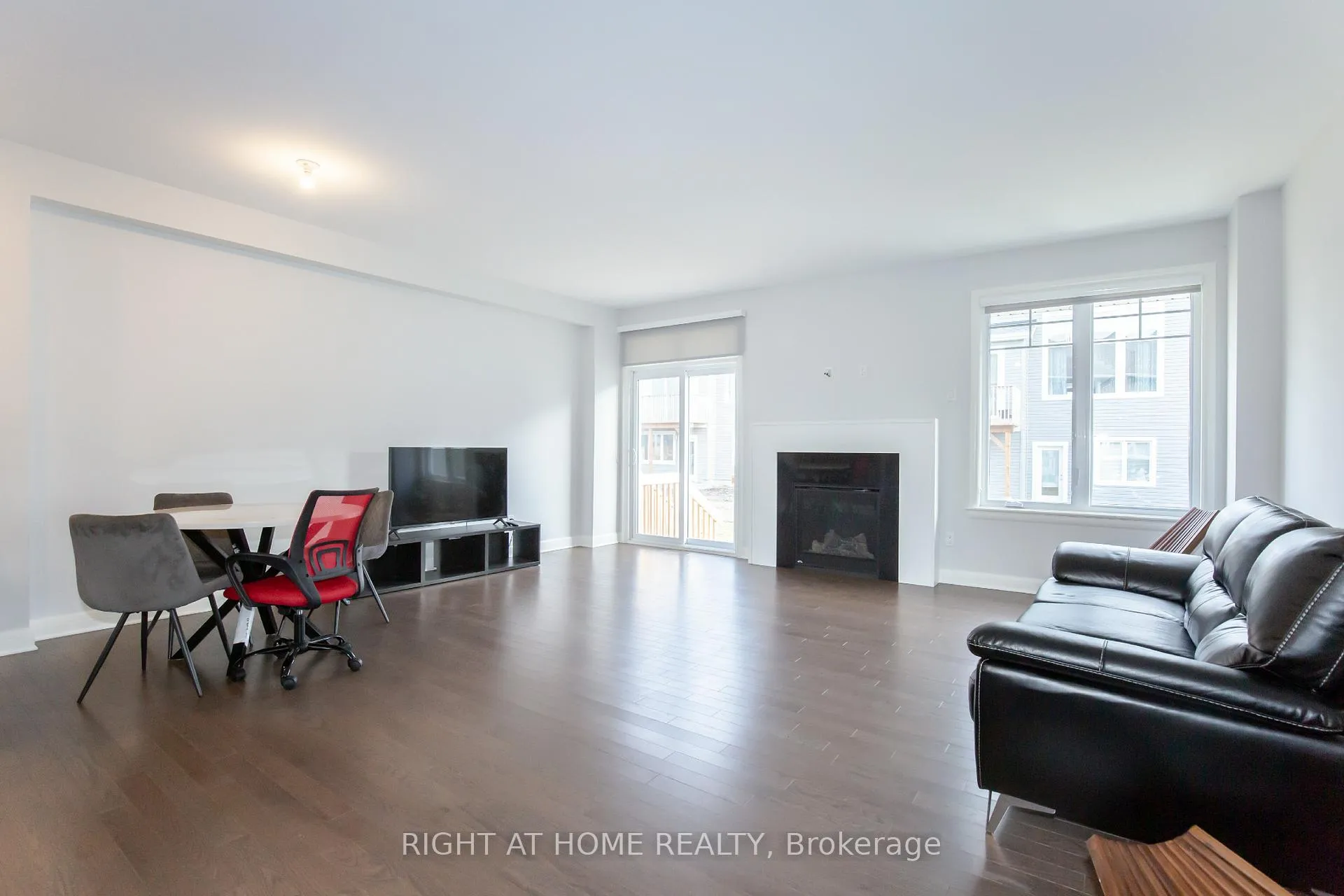Photo 8 of 521 Hitzlay Terrace, Ottawa, Kanata - Kanata Lakes/Heritage Hills — HOMEH