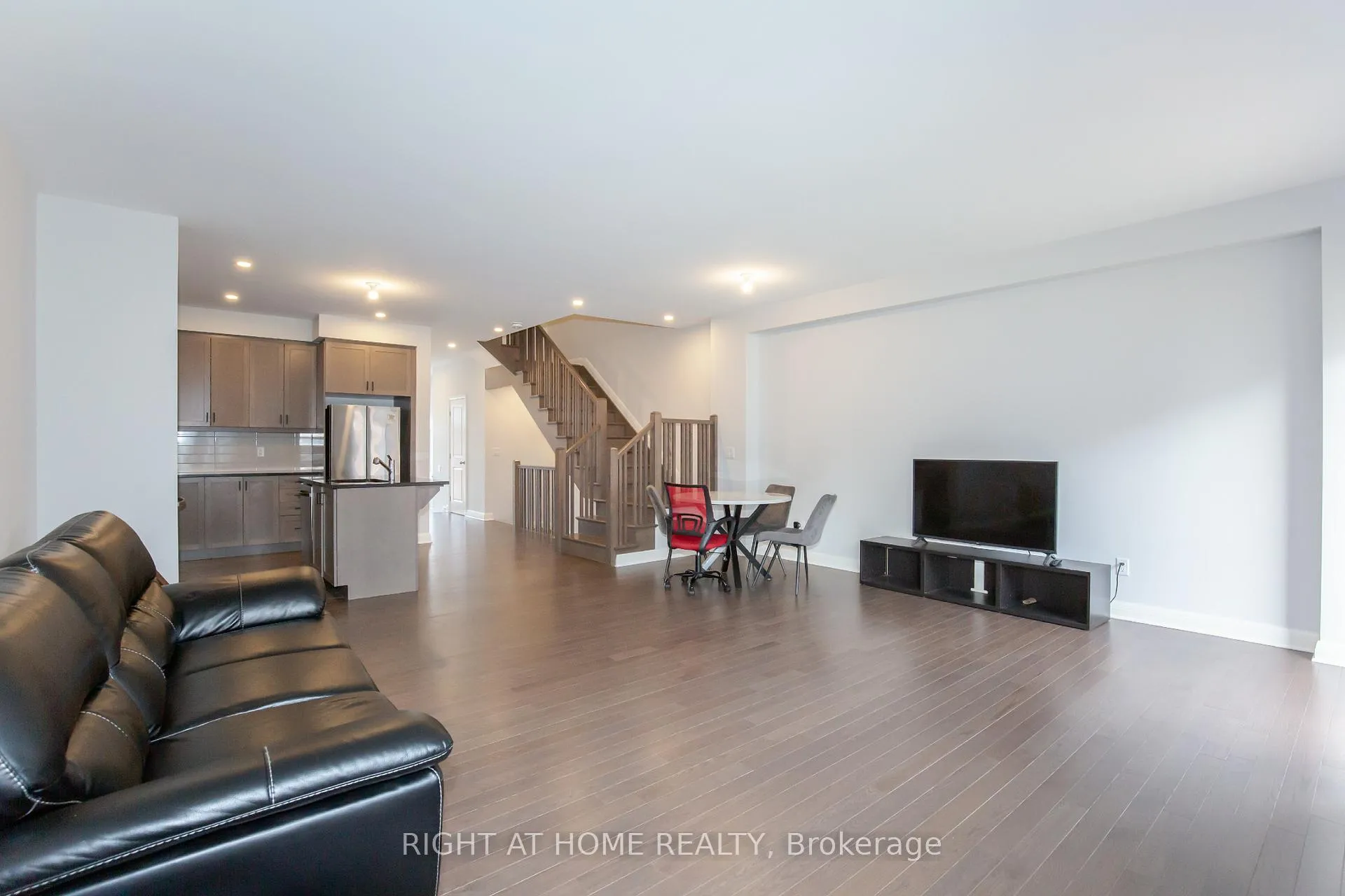 Photo 10 of 521 Hitzlay Terrace, Ottawa, Kanata - Kanata Lakes/Heritage Hills — HOMEH