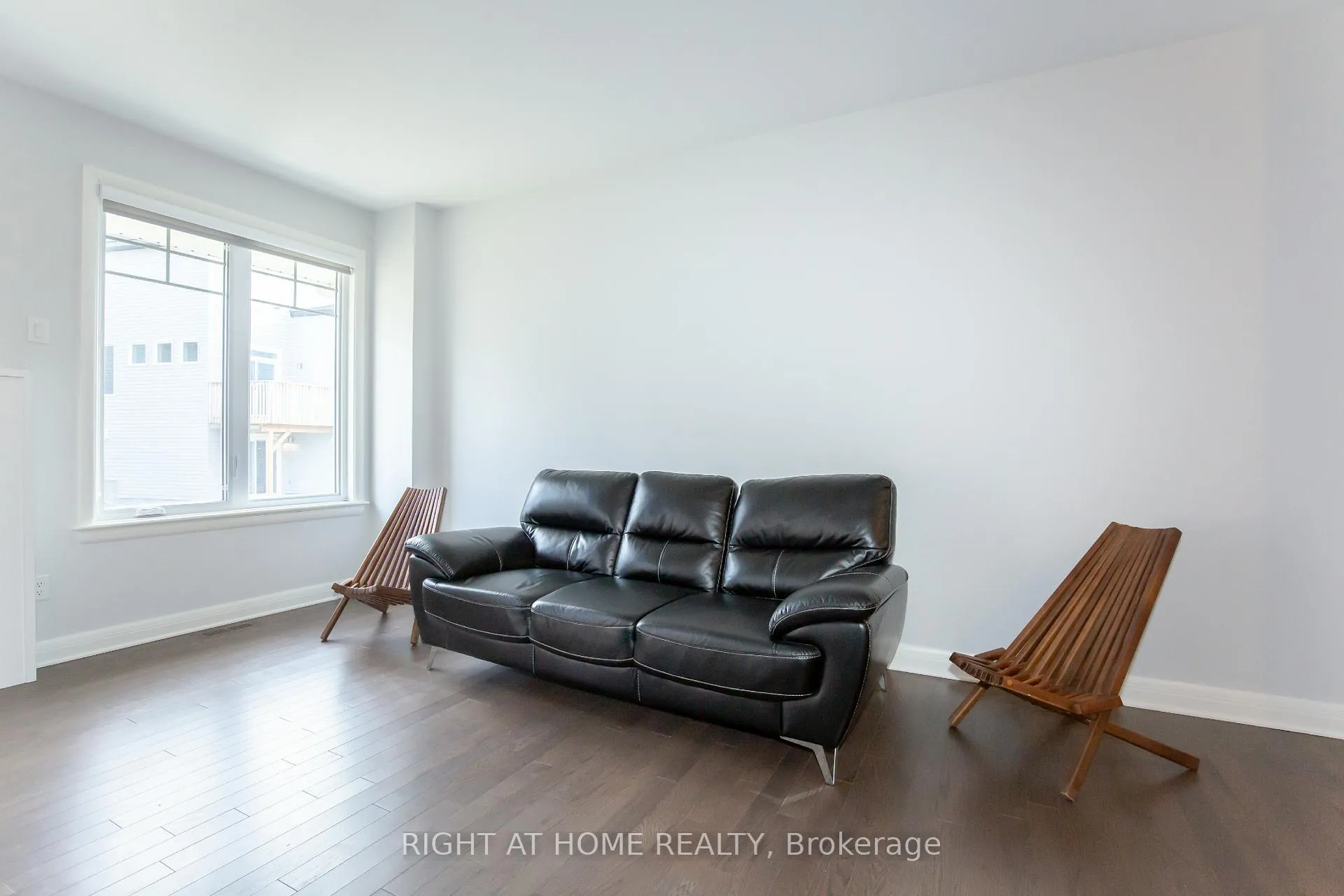 Photo 11 of 521 Hitzlay Terrace, Ottawa, Kanata - Kanata Lakes/Heritage Hills — HOMEH