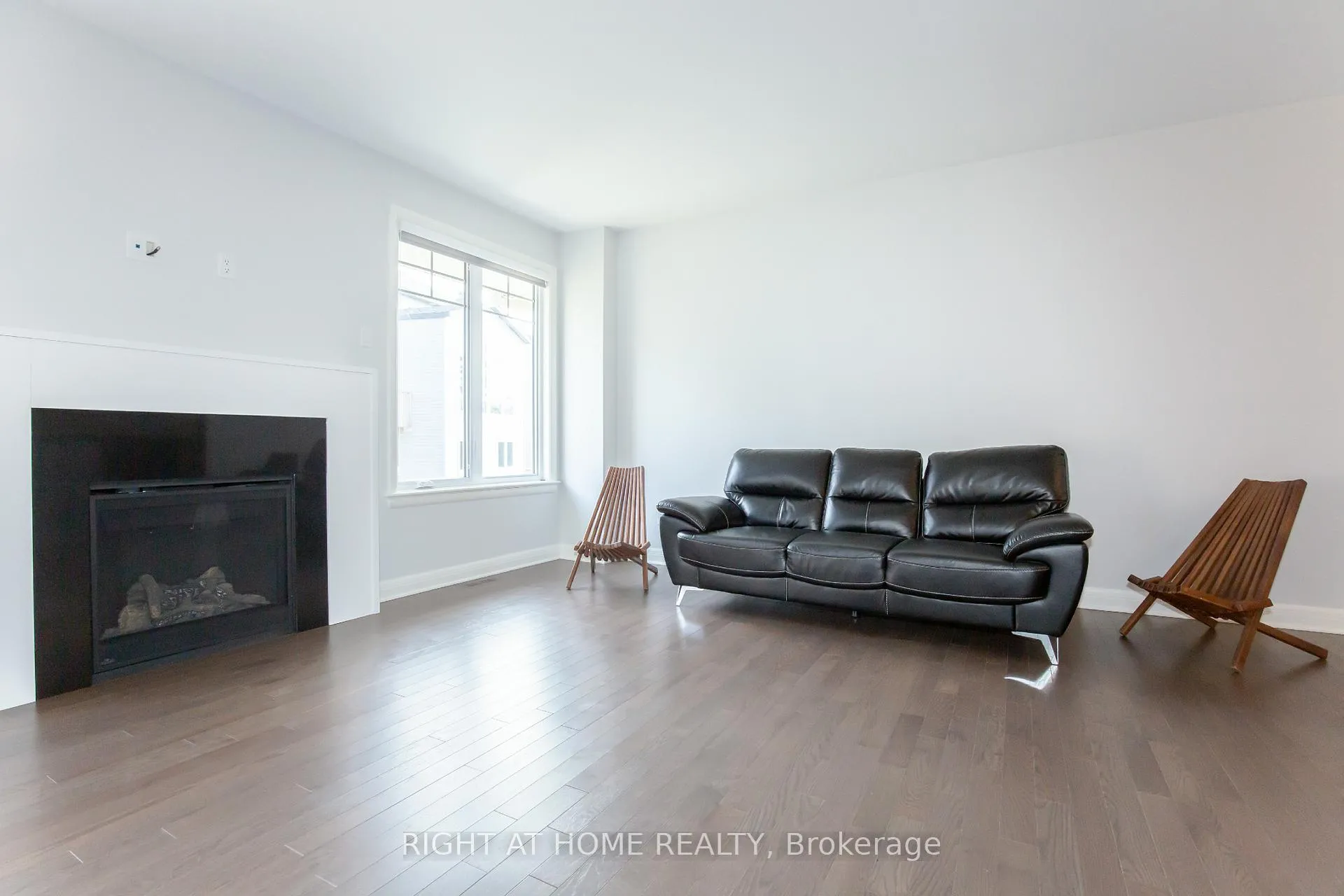 Photo 12 of 521 Hitzlay Terrace, Ottawa, Kanata - Kanata Lakes/Heritage Hills — HOMEH