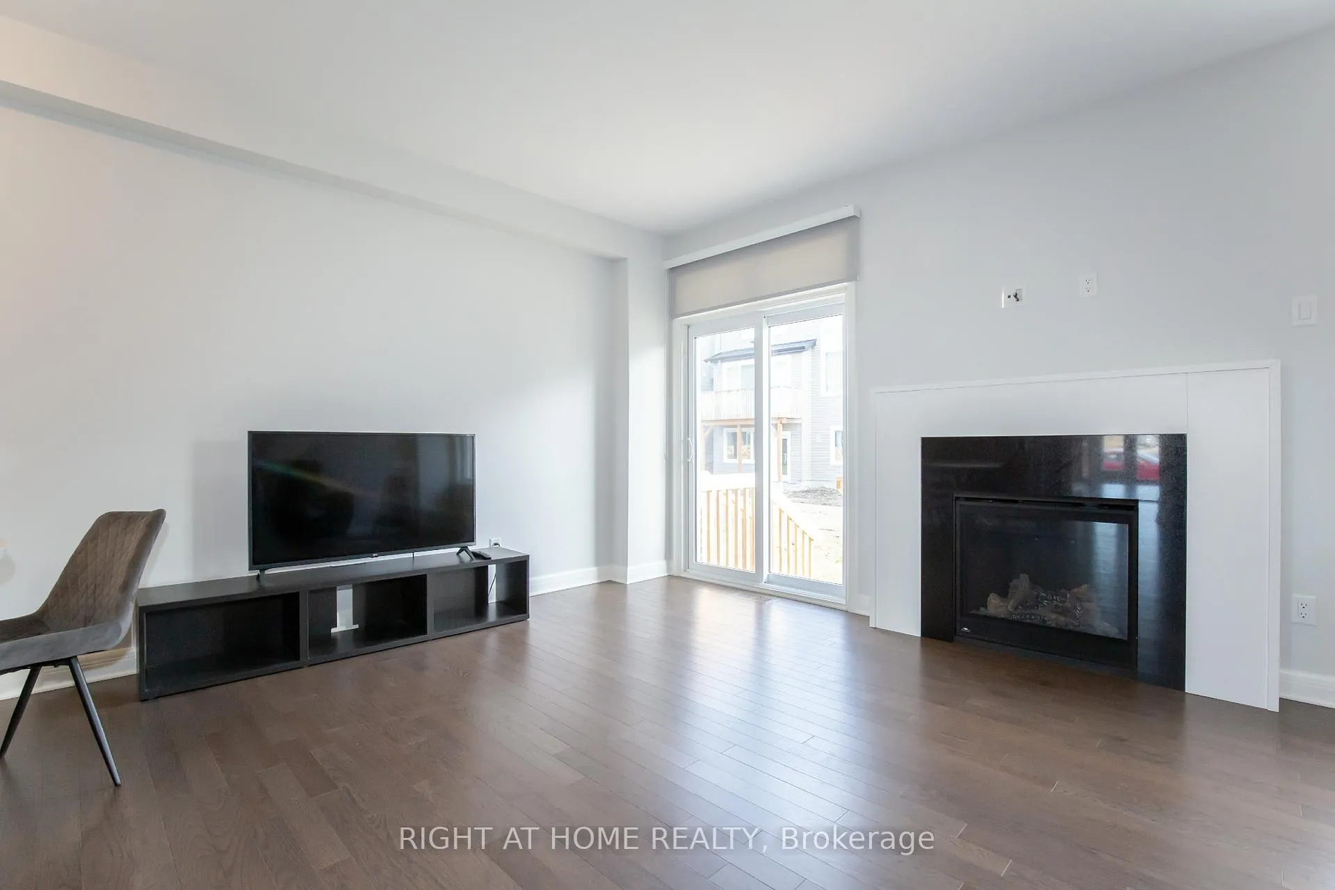 Photo 13 of 521 Hitzlay Terrace, Ottawa, Kanata - Kanata Lakes/Heritage Hills — HOMEH