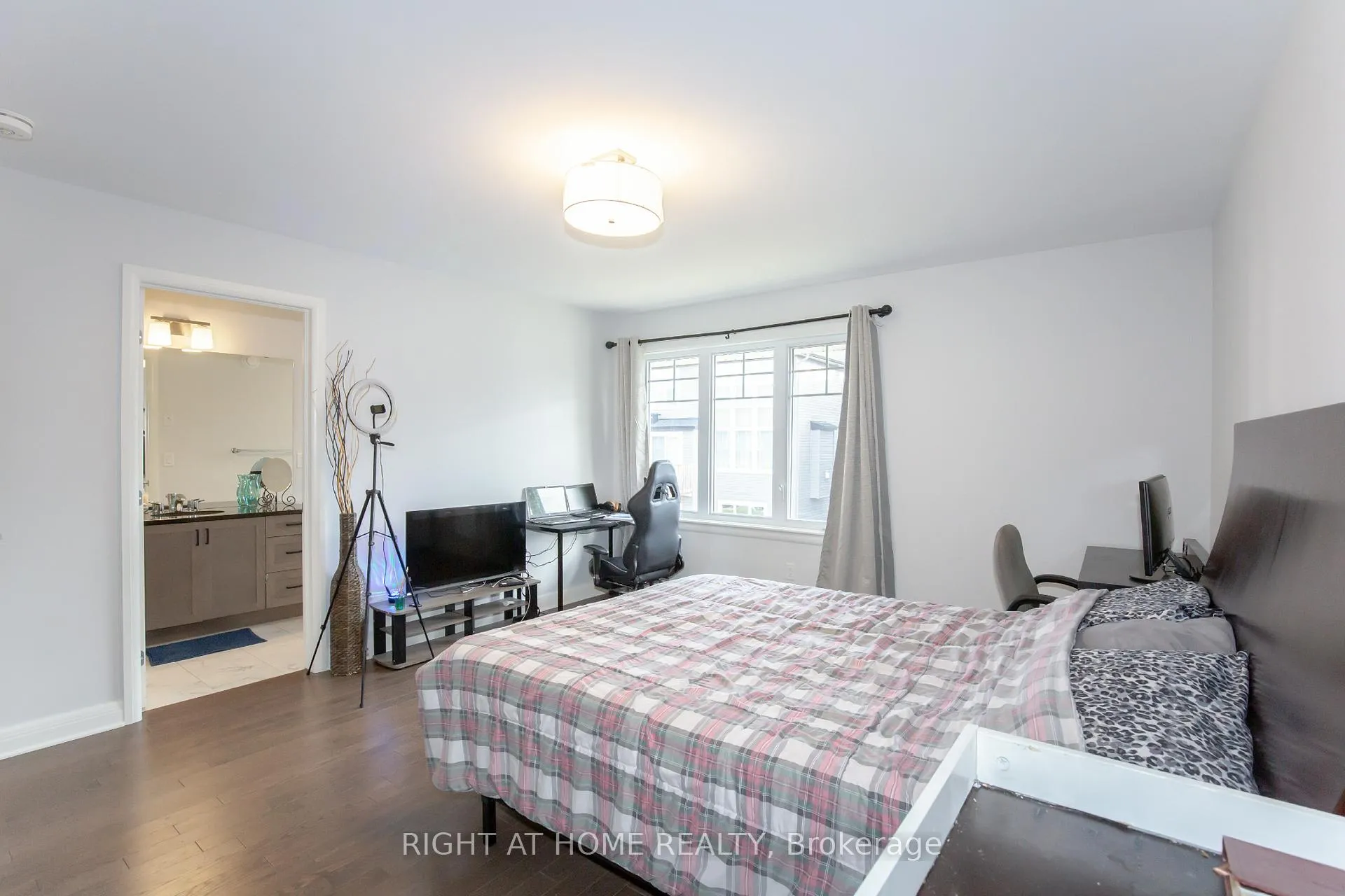 Photo 16 of 521 Hitzlay Terrace, Ottawa, Kanata - Kanata Lakes/Heritage Hills — HOMEH