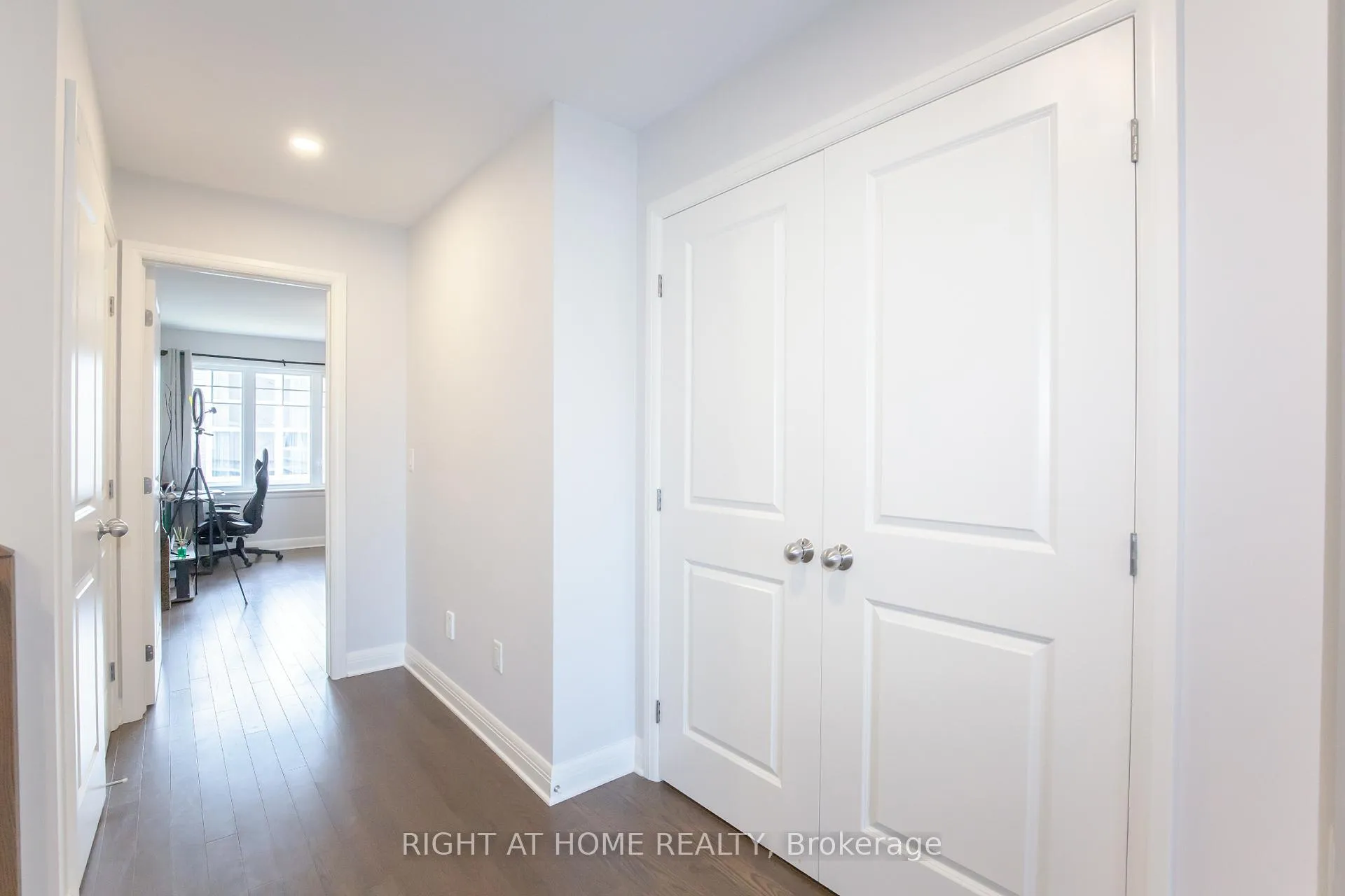 Photo 25 of 521 Hitzlay Terrace, Ottawa, Kanata - Kanata Lakes/Heritage Hills — HOMEH