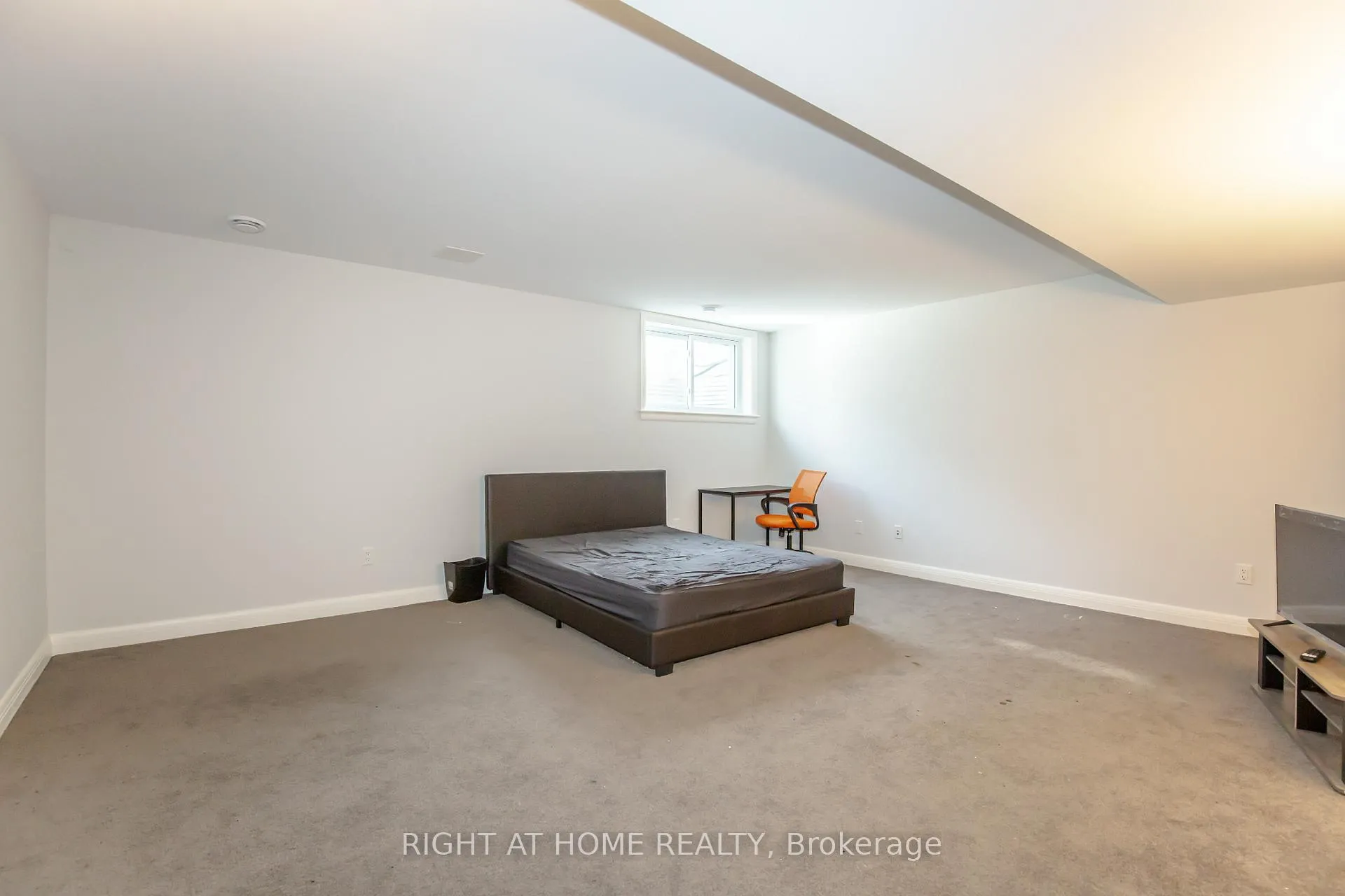 Photo 26 of 521 Hitzlay Terrace, Ottawa, Kanata - Kanata Lakes/Heritage Hills — HOMEH