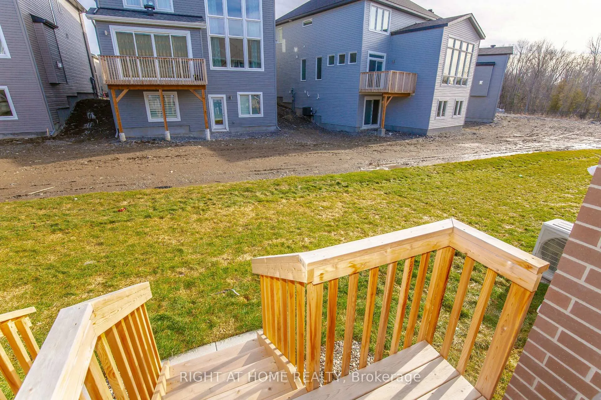 Photo 29 of 521 Hitzlay Terrace, Ottawa, Kanata - Kanata Lakes/Heritage Hills — HOMEH