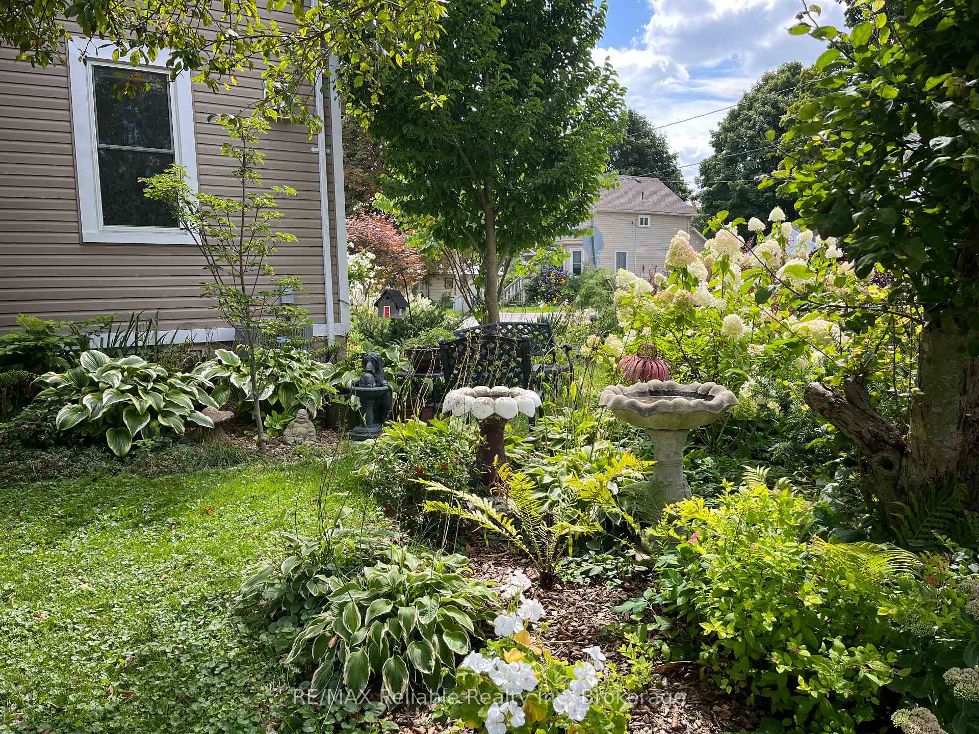 Photo 3 of 60 Centre Street, Huron East, Seaforth — HOMEH