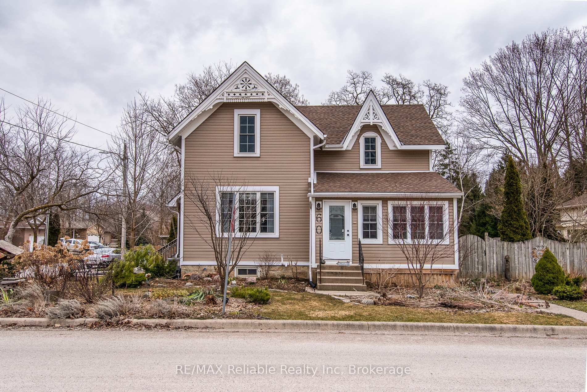 Photo 4 of 60 Centre Street, Huron East, Seaforth — HOMEH