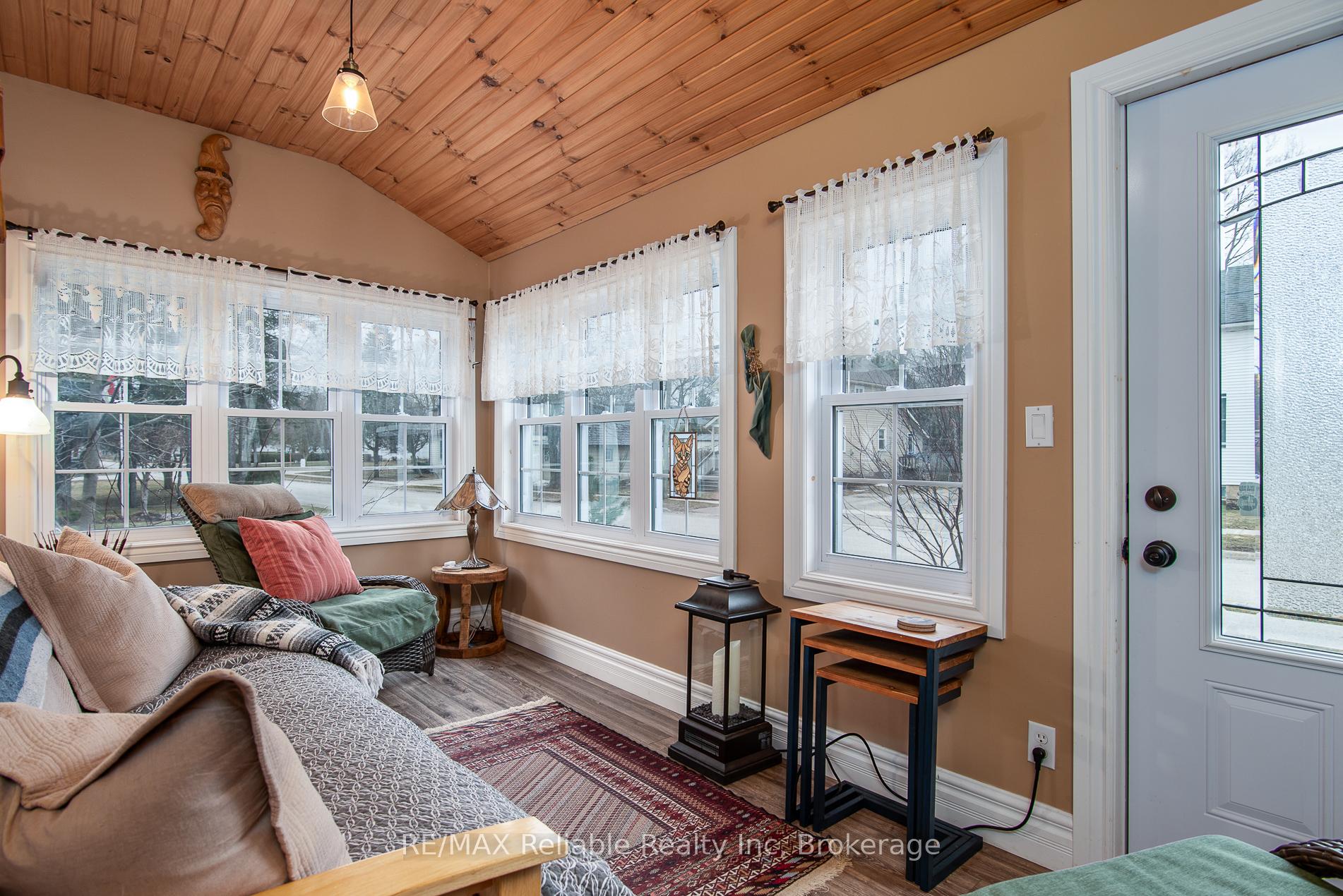 Photo 24 of 60 Centre Street, Huron East, Seaforth — HOMEH