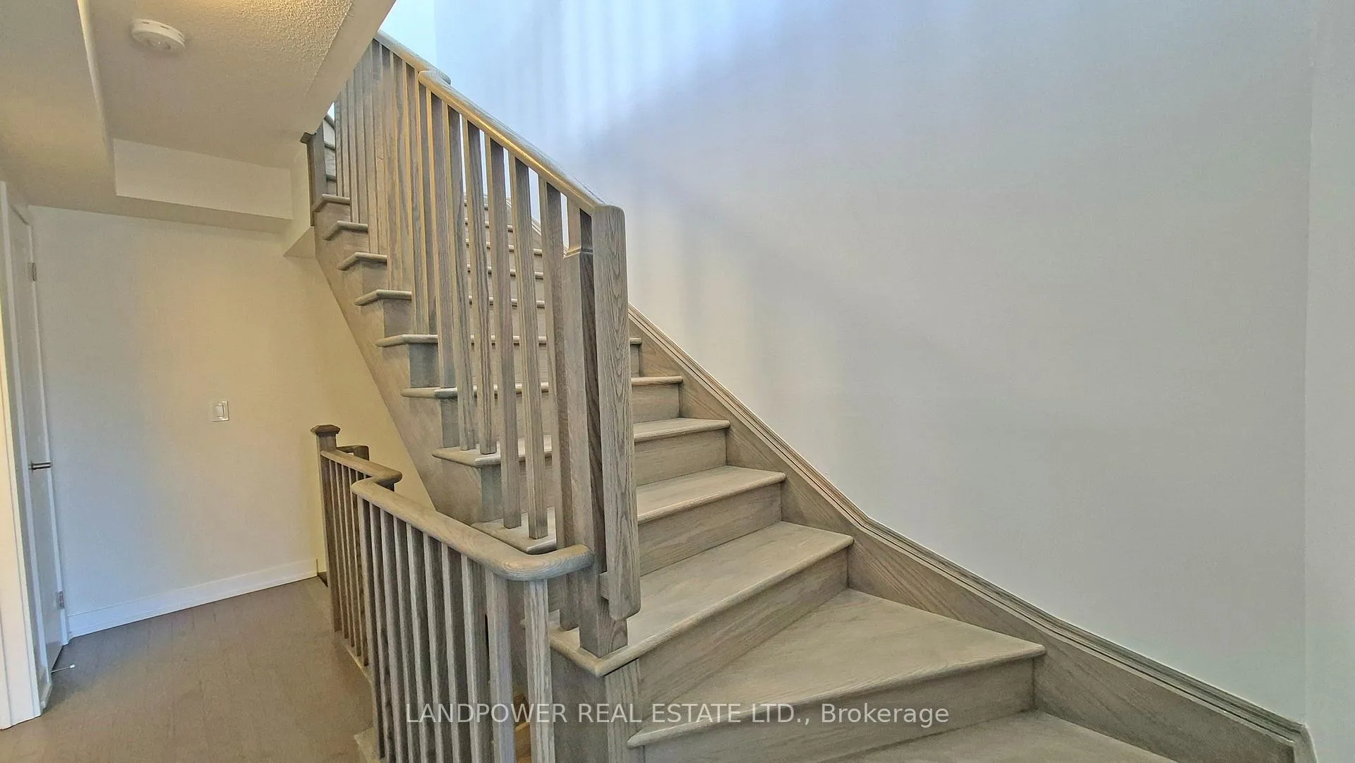 Photo 22 of 21 Gilbert Wright Avenue, Markham, Angus Glen — HOMEH