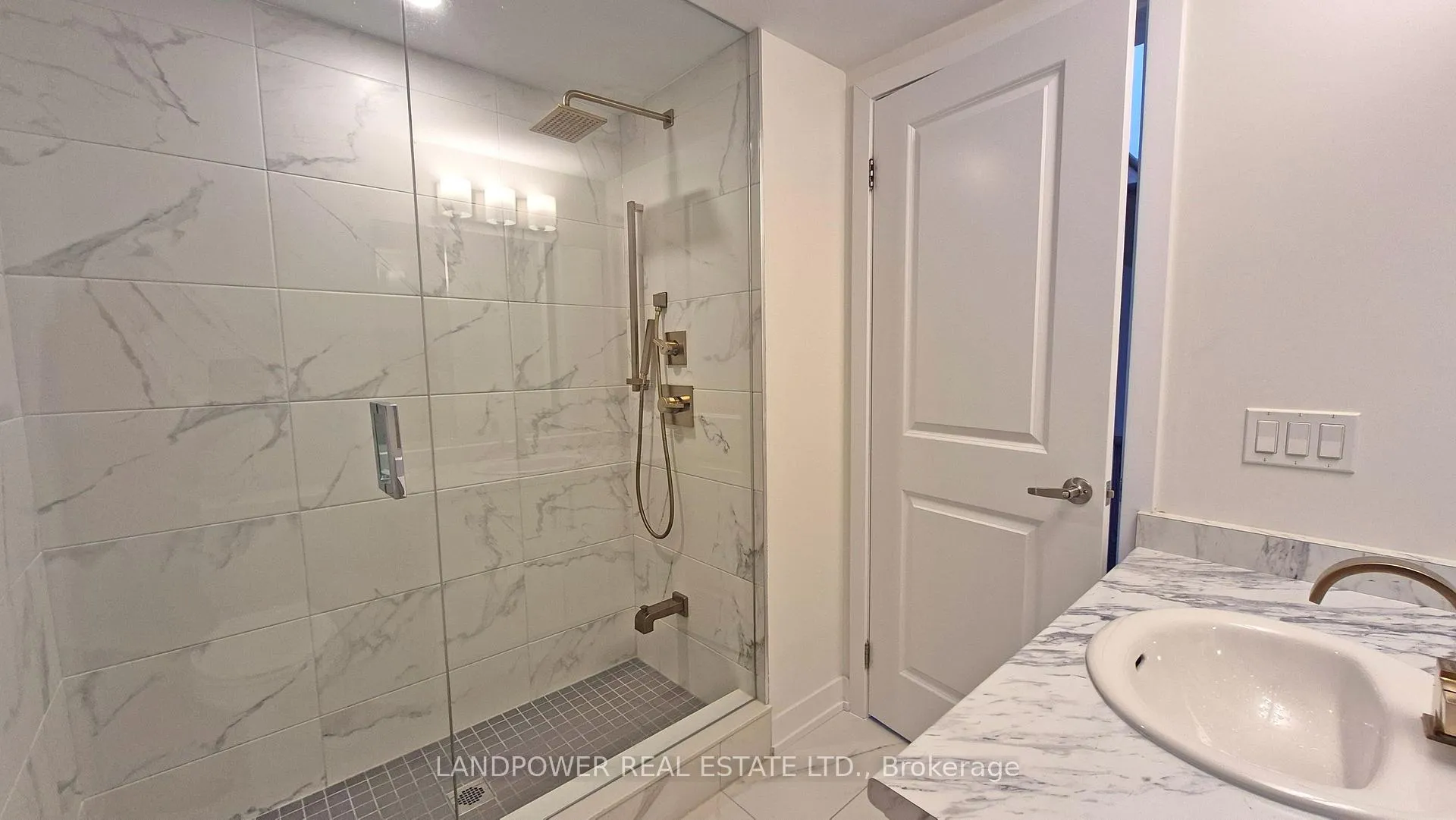 Photo 23 of 21 Gilbert Wright Avenue, Markham, Angus Glen — HOMEH