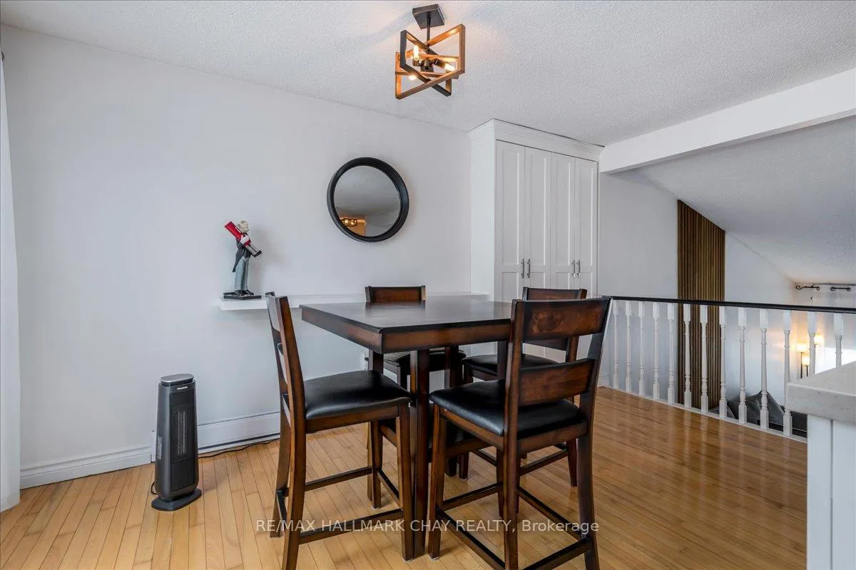 Photo 9 of 207 Burns Circle, Barrie, Northwest — HOMEH