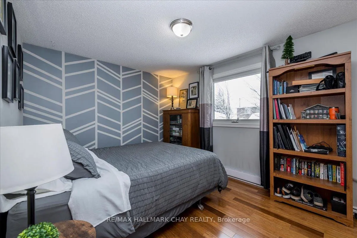 Photo 13 of 207 Burns Circle, Barrie, Northwest — HOMEH