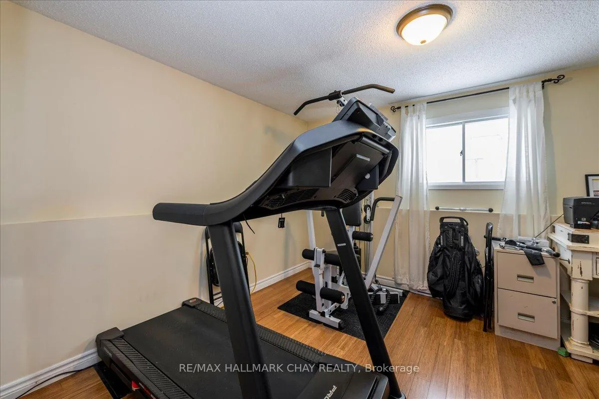 Photo 15 of 207 Burns Circle, Barrie, Northwest — HOMEH