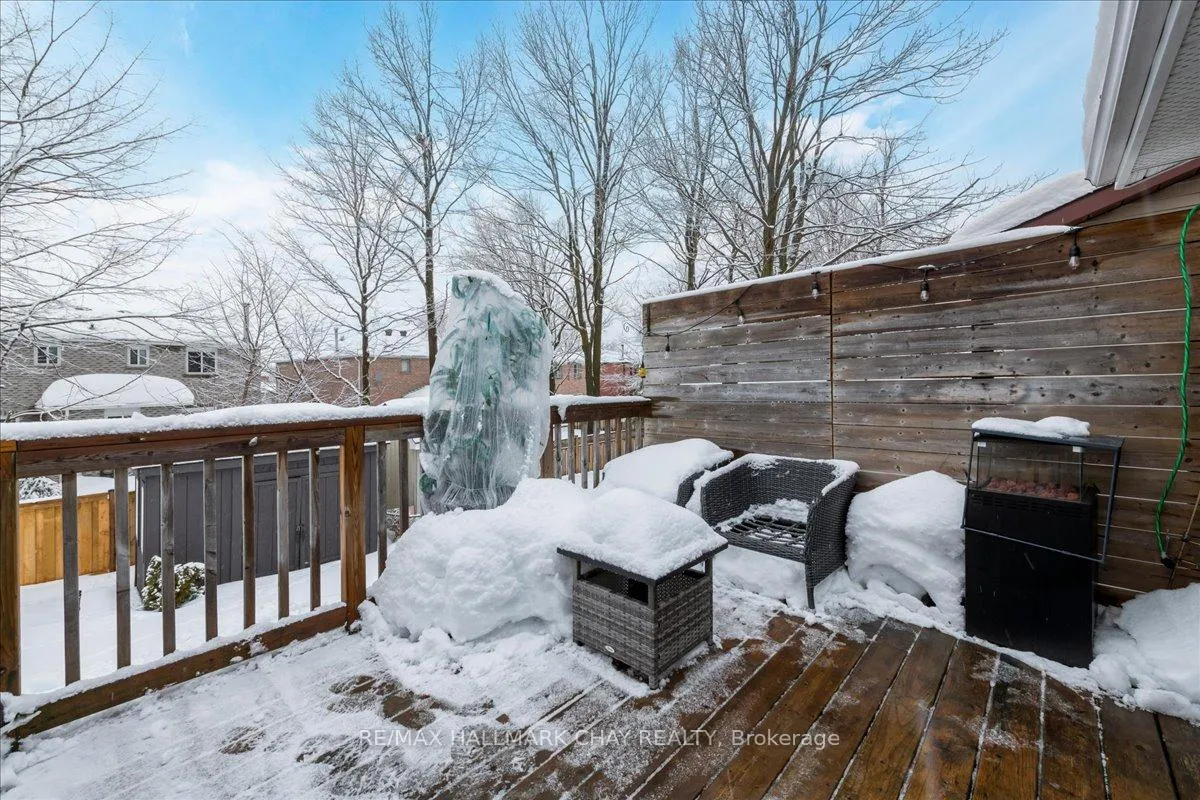 Photo 16 of 207 Burns Circle, Barrie, Northwest — HOMEH