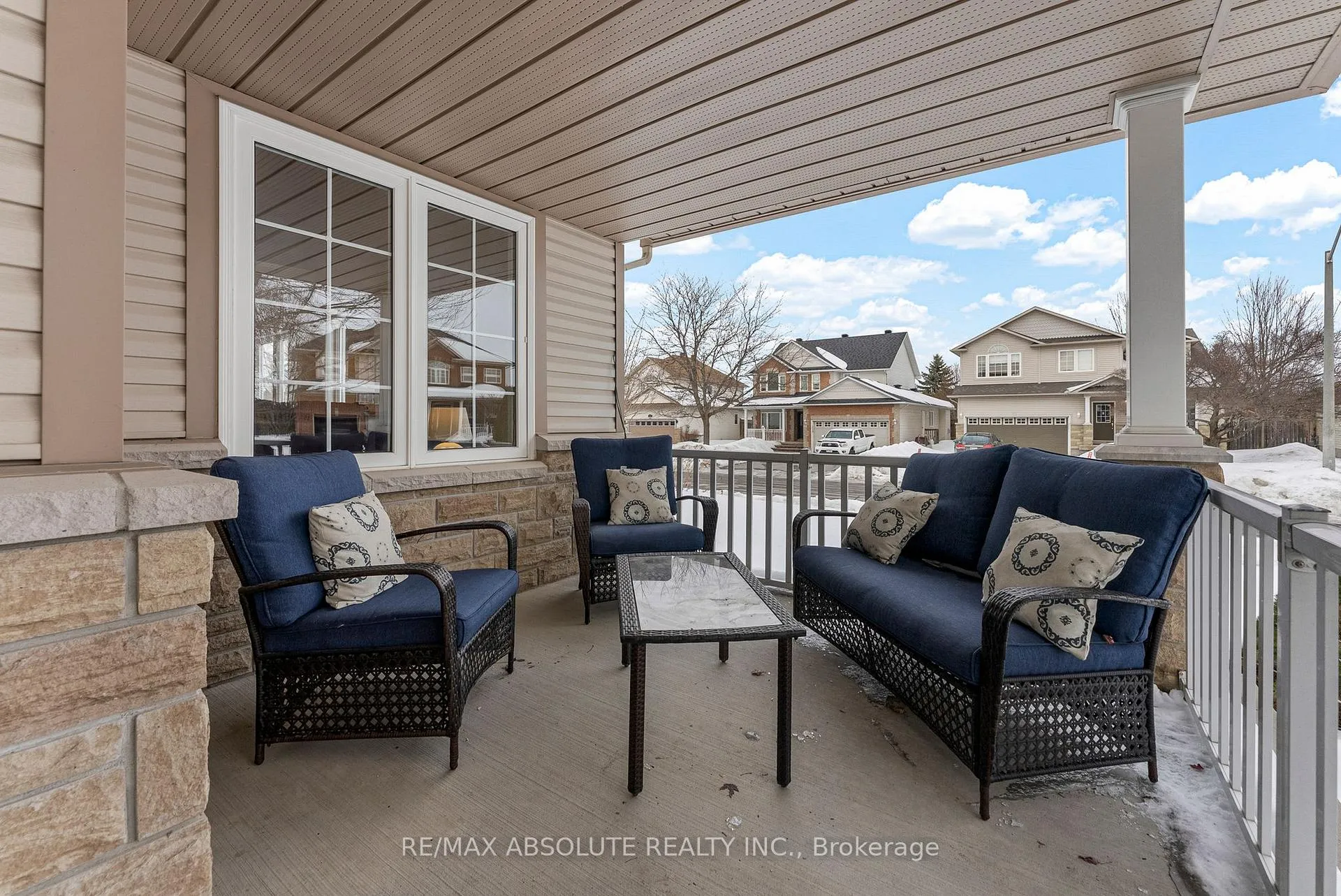 Photo 3 of 115 Arrowwood Drive, Ottawa, Stittsville (South) — HOMEH