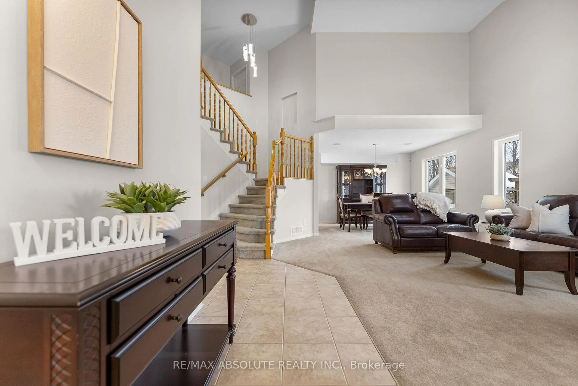 Photo 4 of 115 Arrowwood Drive, Ottawa, Stittsville (South) — HOMEH