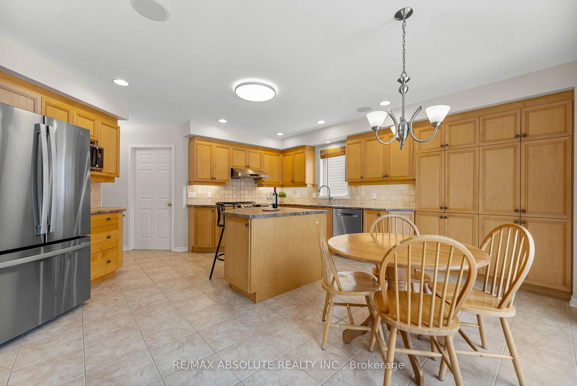 Photo 11 of 115 Arrowwood Drive, Ottawa, Stittsville (South) — HOMEH