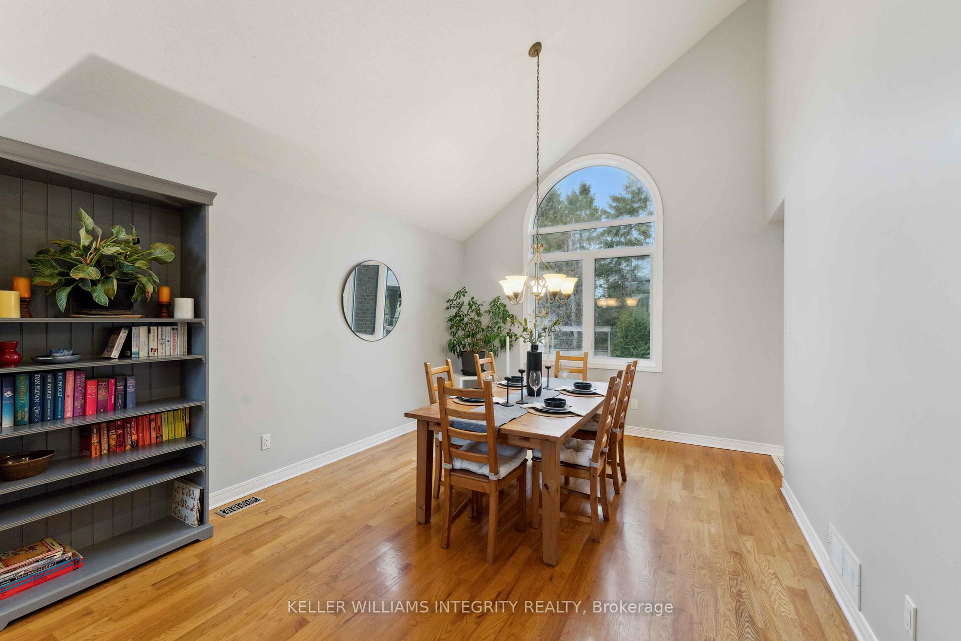 Photo 5 of 21 Upwood Street, Ottawa, Hunt Club Park/Greenboro — HOMEH