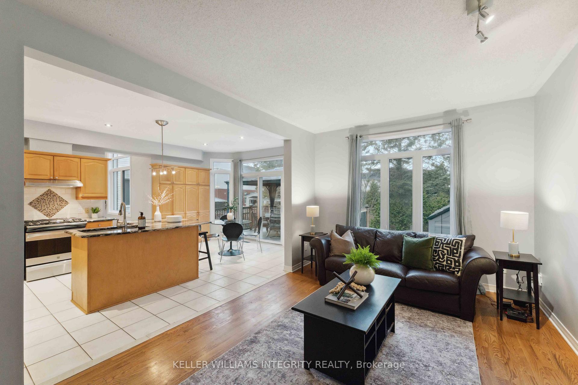 Photo 10 of 21 Upwood Street, Ottawa, Hunt Club Park/Greenboro — HOMEH