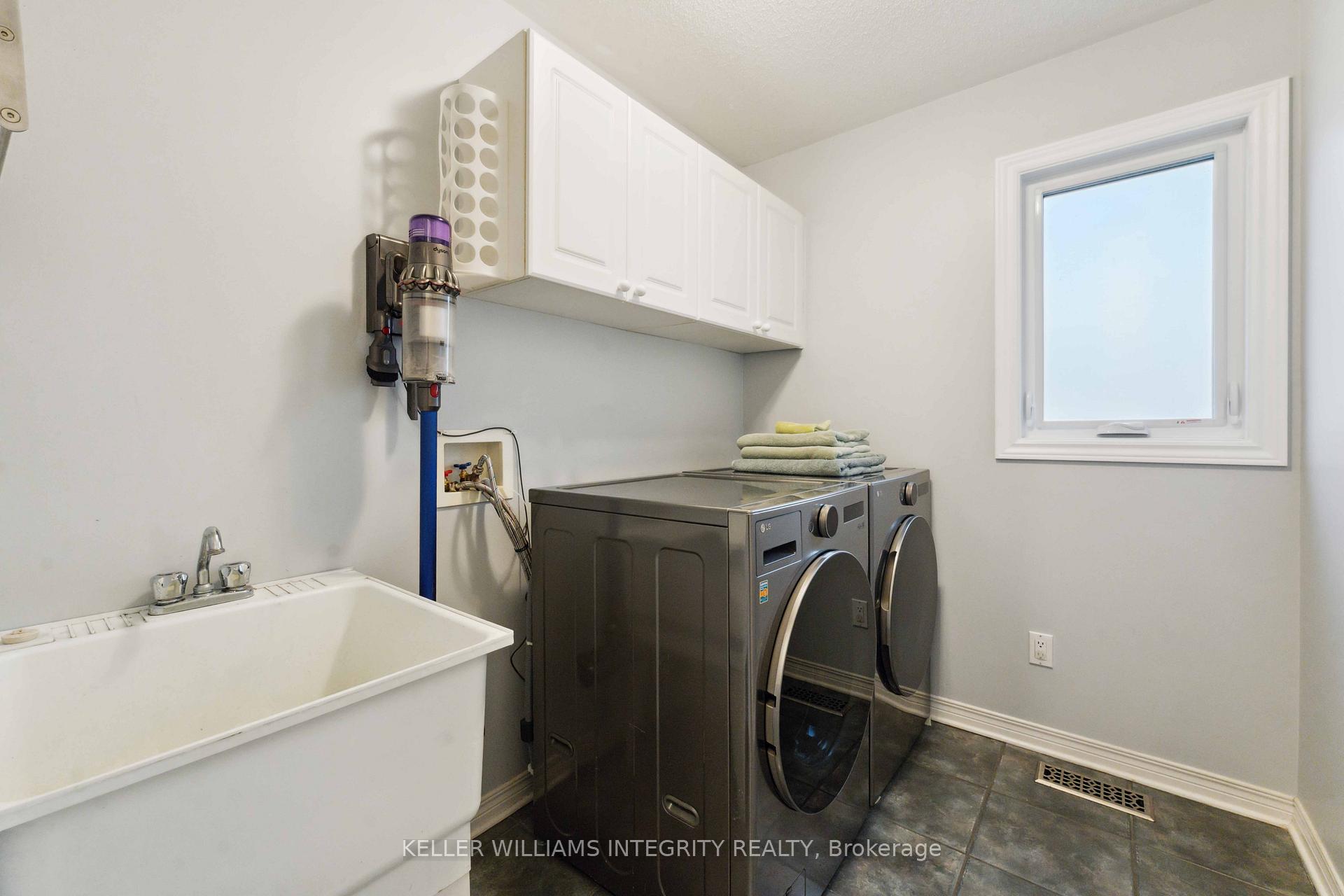 Photo 14 of 21 Upwood Street, Ottawa, Hunt Club Park/Greenboro — HOMEH