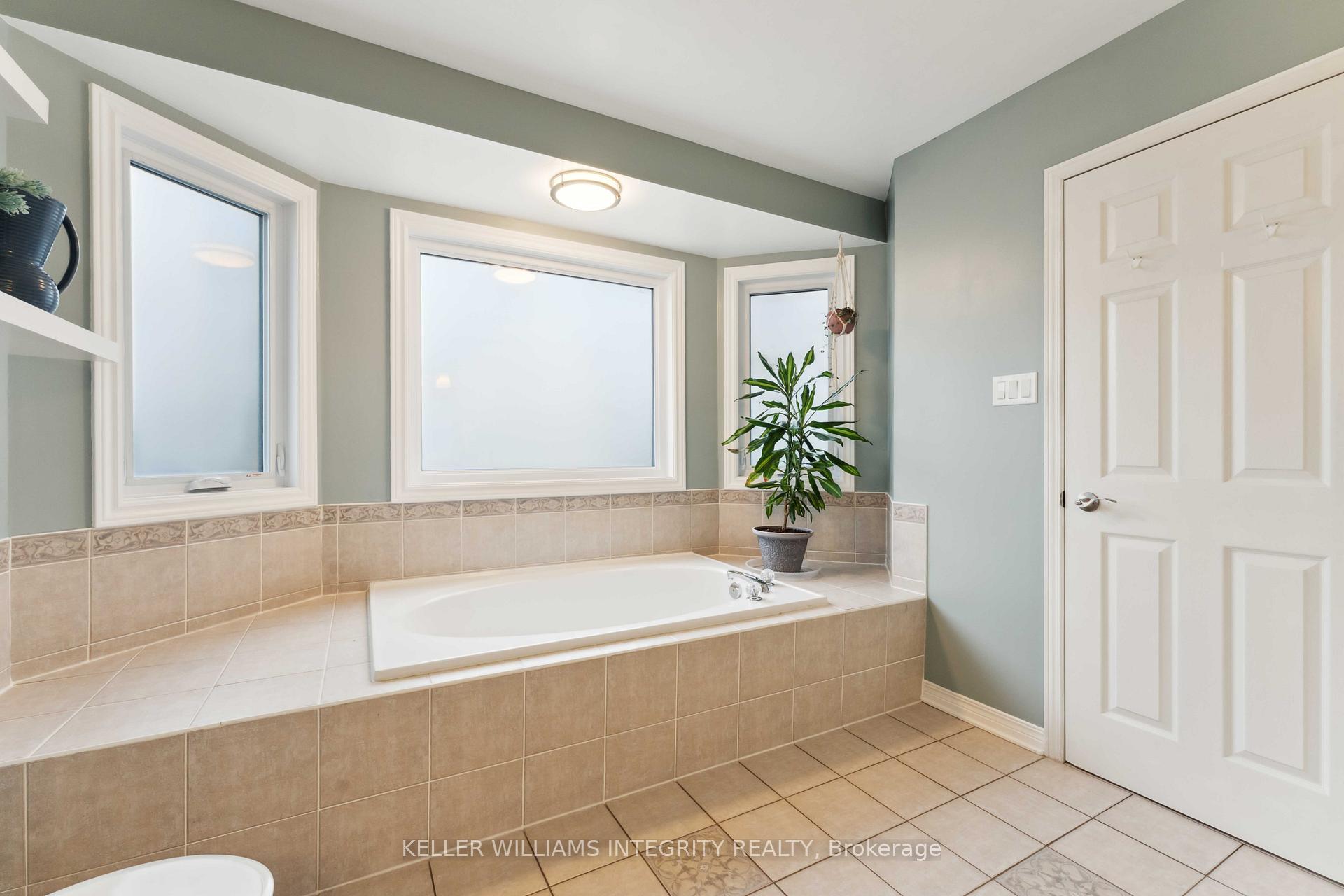 Photo 20 of 21 Upwood Street, Ottawa, Hunt Club Park/Greenboro — HOMEH