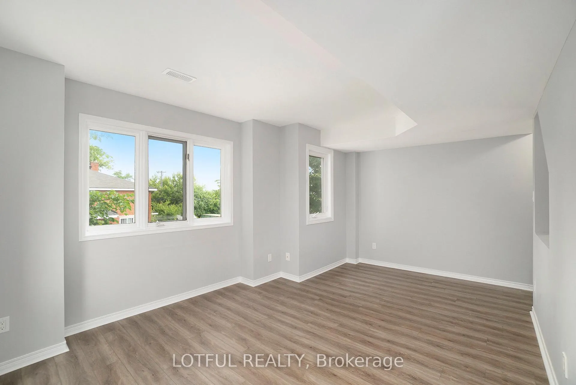 Photo 5 of Unit B, 725 Alesther Street, Ottawa, Overbrook/Castle Heights — HOMEH