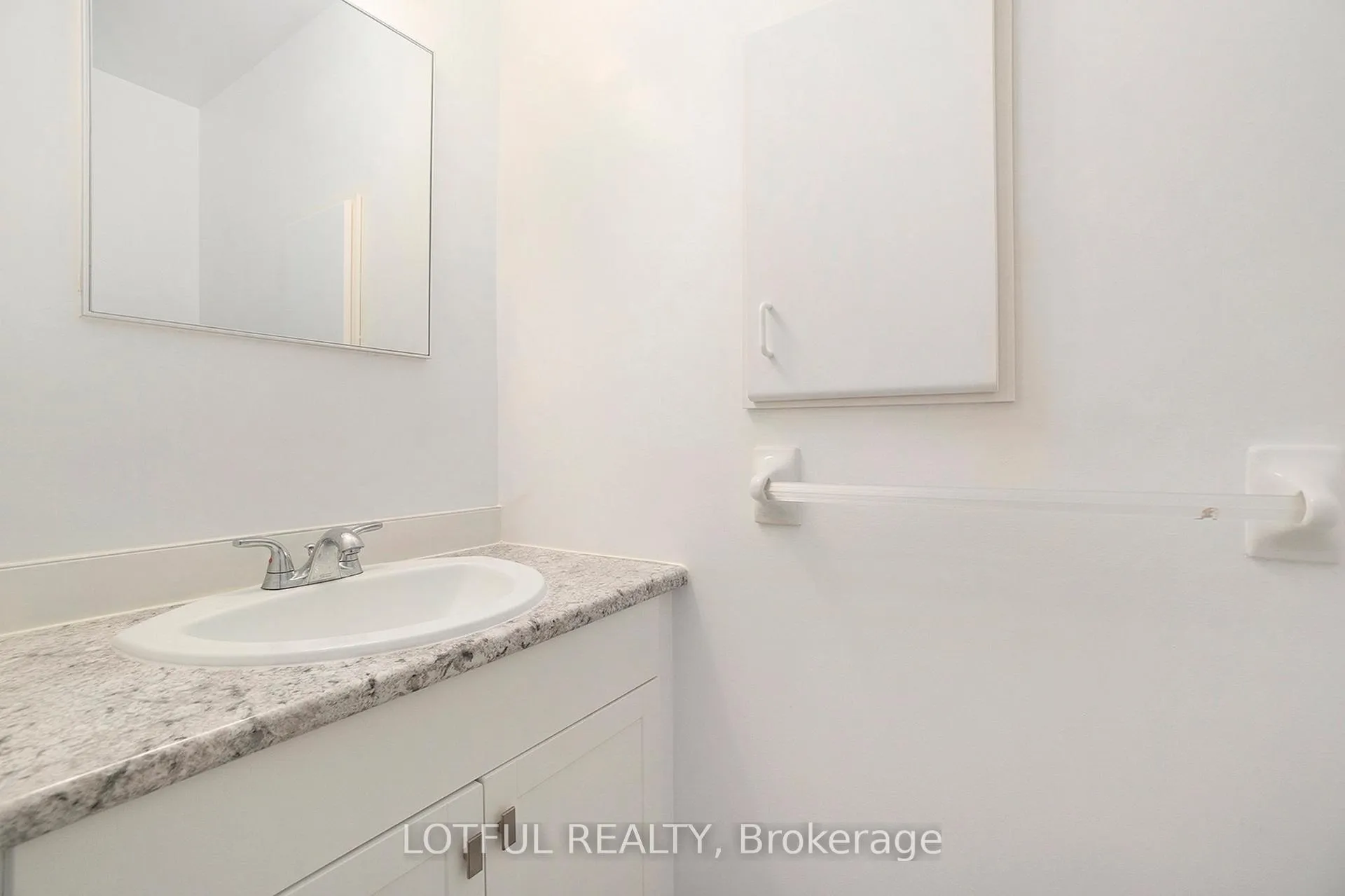 Photo 10 of Unit B, 725 Alesther Street, Ottawa, Overbrook/Castle Heights — HOMEH