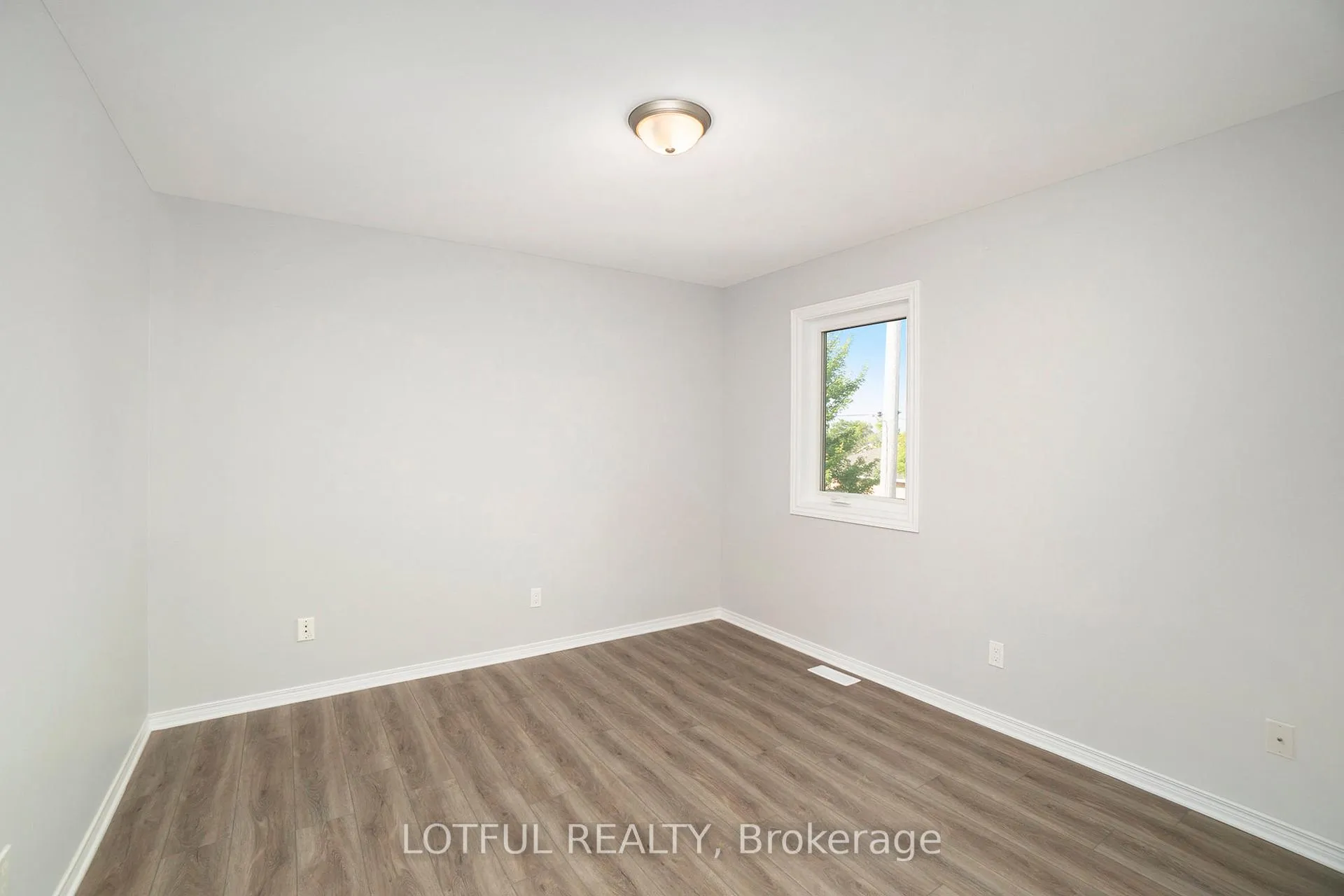 Photo 12 of Unit B, 725 Alesther Street, Ottawa, Overbrook/Castle Heights — HOMEH