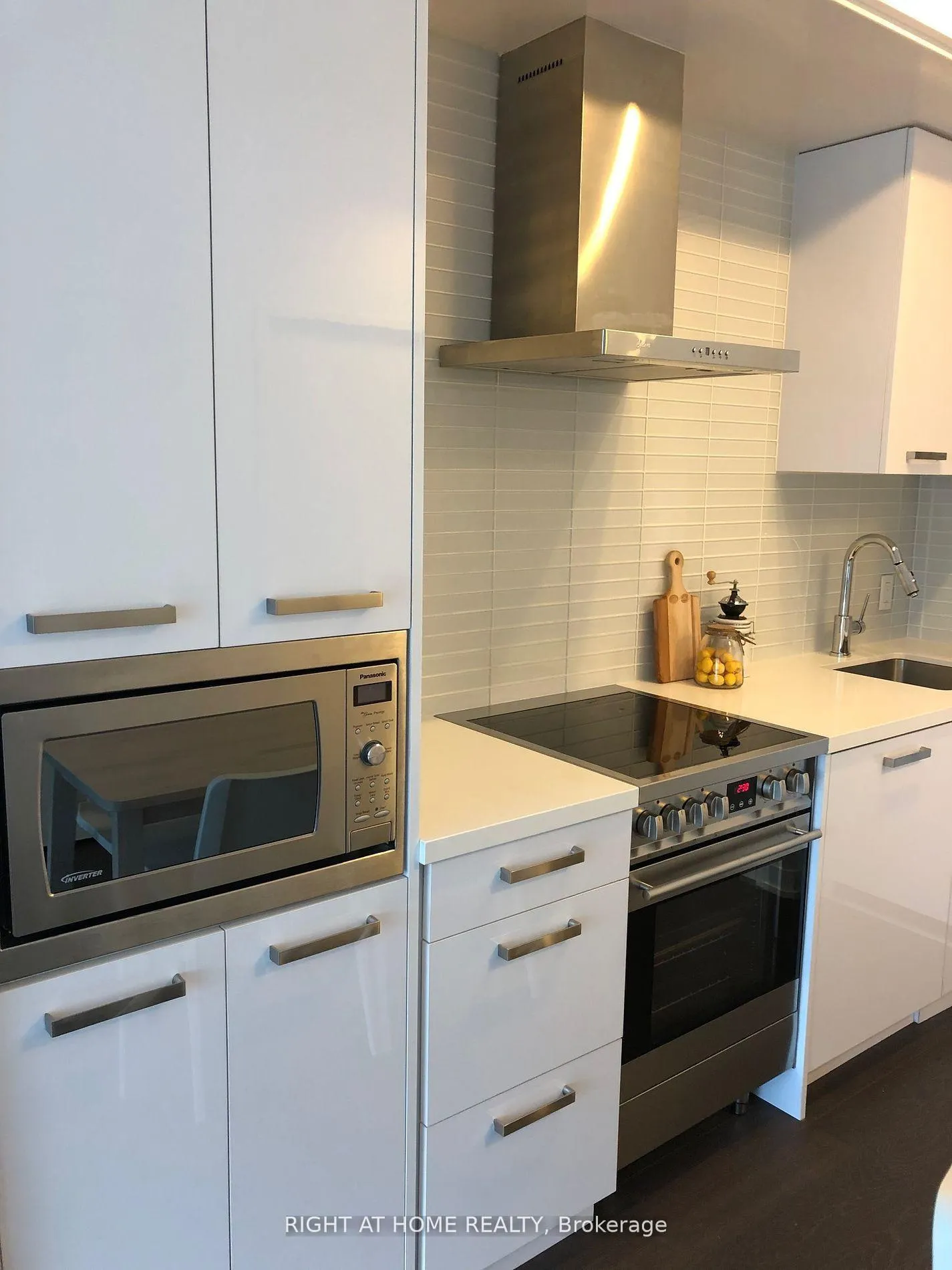 Photo 4 of Unit N306, 455 Front Street E, Toronto, Waterfront Communities — HOMEH