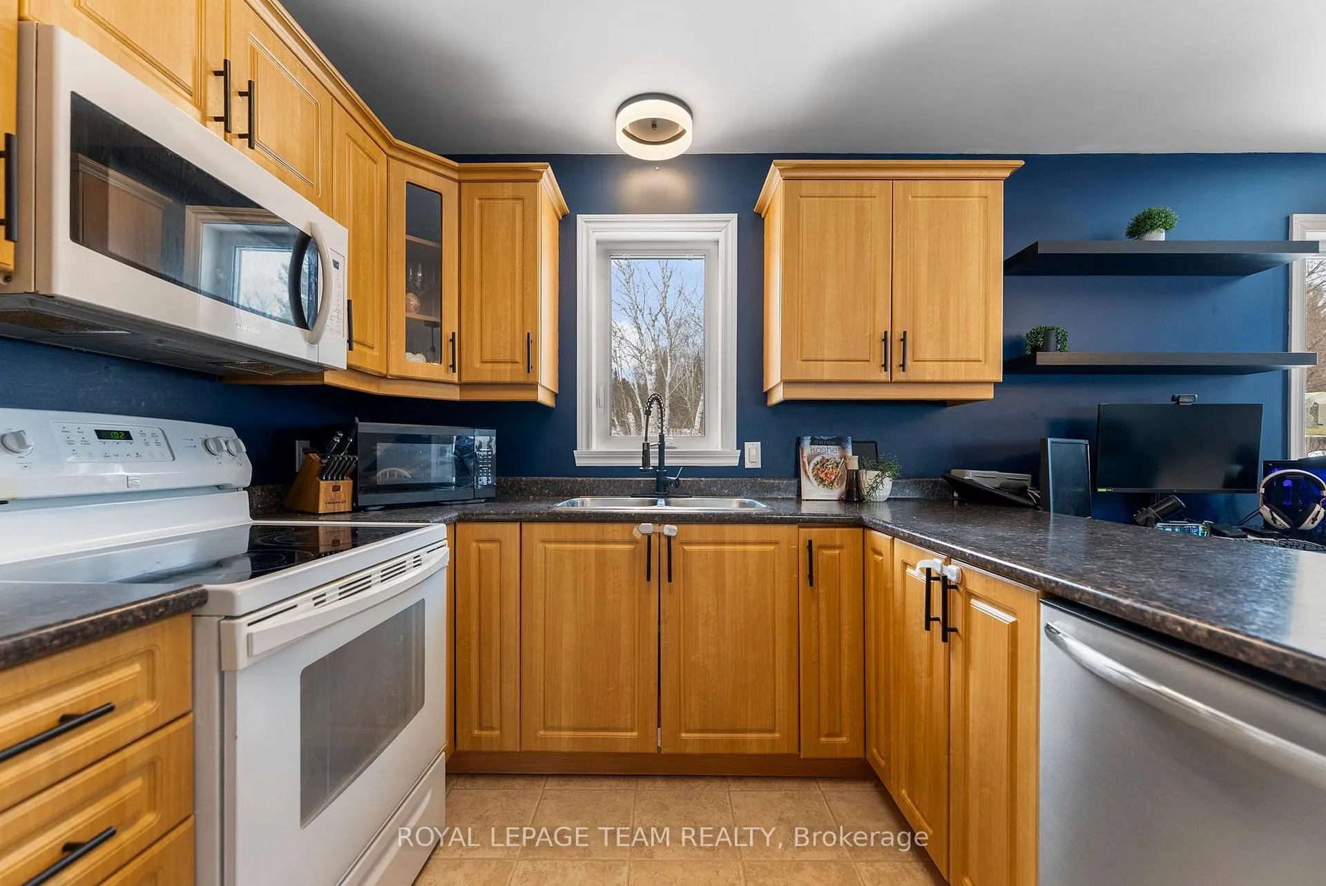 Photo 5 of 1086 Victory Lane, Frontenac, Frontenac North — HOMEH