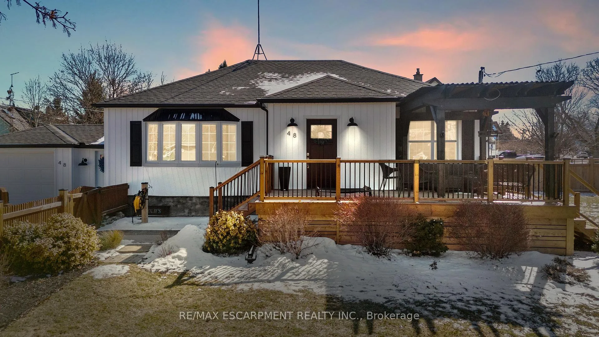 Photo 4 of 48 Windsor Road, St. Catharines, Vine/Linwell — HOMEH