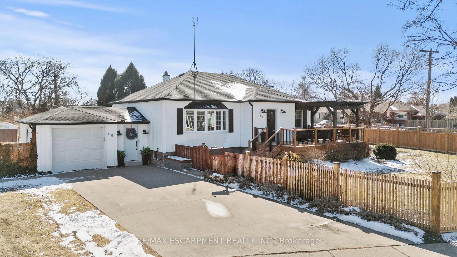 Photo 5 of 48 Windsor Road, St. Catharines, Vine/Linwell — HOMEH