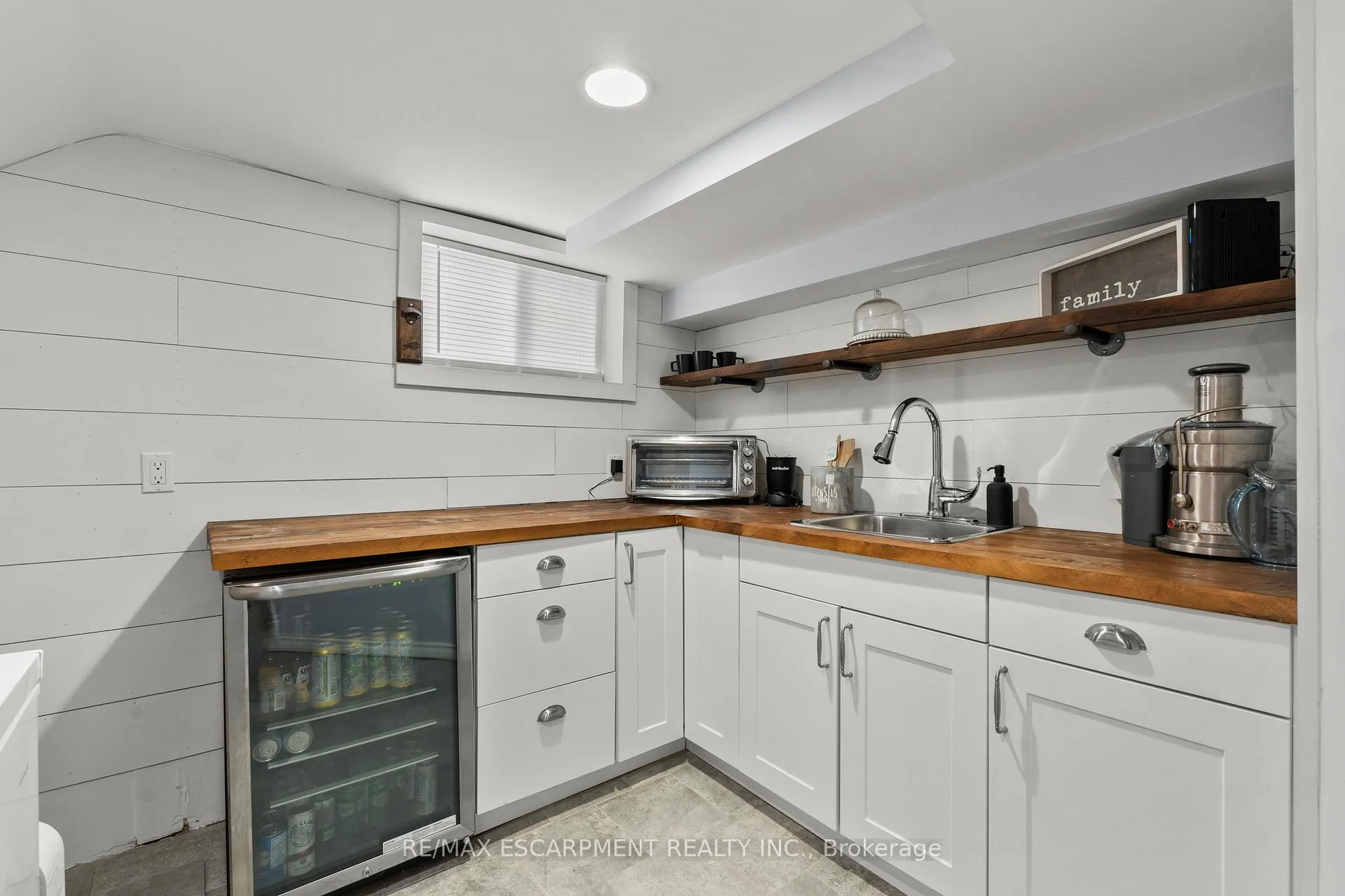 Photo 28 of 48 Windsor Road, St. Catharines, Vine/Linwell — HOMEH