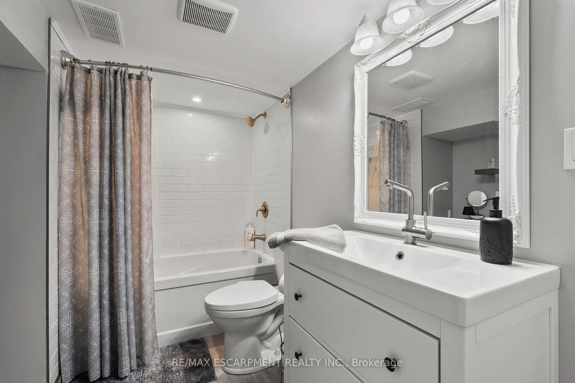 Photo 31 of 48 Windsor Road, St. Catharines, Vine/Linwell — HOMEH