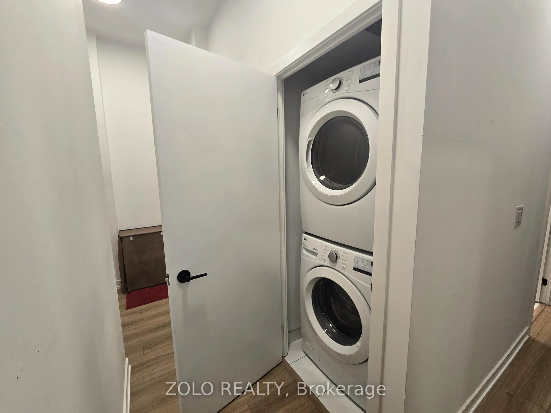 Photo 3 of Unit 604, 10 Lagerfeld Drive, Brampton, Northwest Brampton — HOMEH