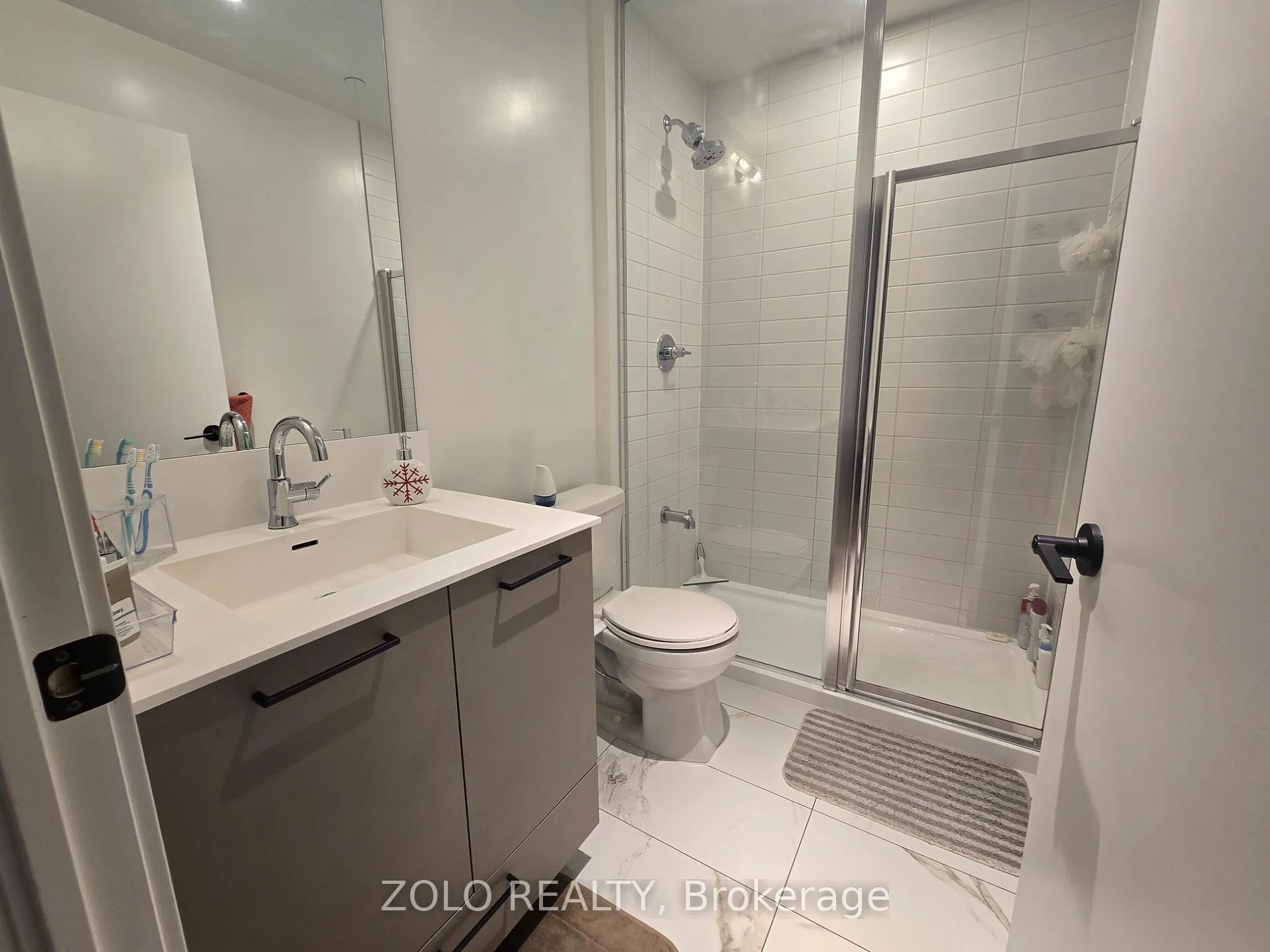 Photo 5 of Unit 604, 10 Lagerfeld Drive, Brampton, Northwest Brampton — HOMEH