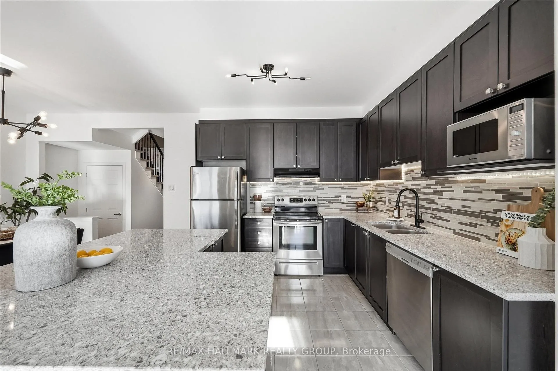 Photo 8 of 130 Umbra Place, Ottawa, Barrhaven - Half Moon Bay — HOMEH