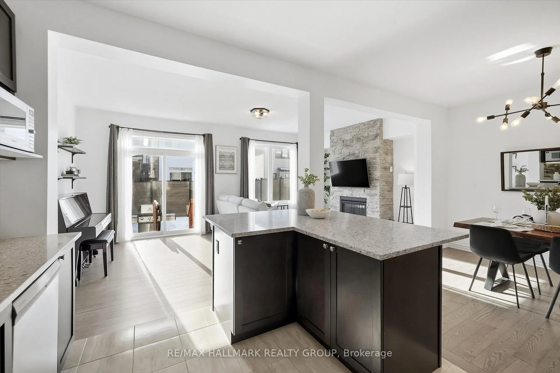 Photo 9 of 130 Umbra Place, Ottawa, Barrhaven - Half Moon Bay — HOMEH