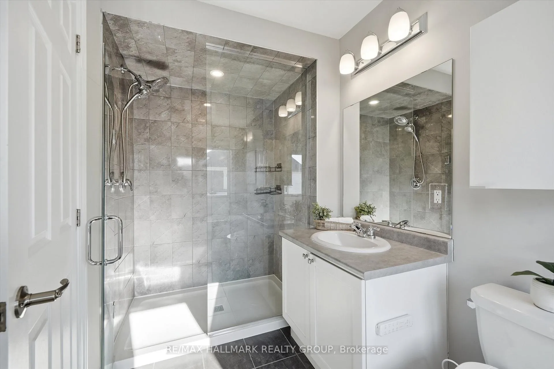 Photo 17 of 130 Umbra Place, Ottawa, Barrhaven - Half Moon Bay — HOMEH