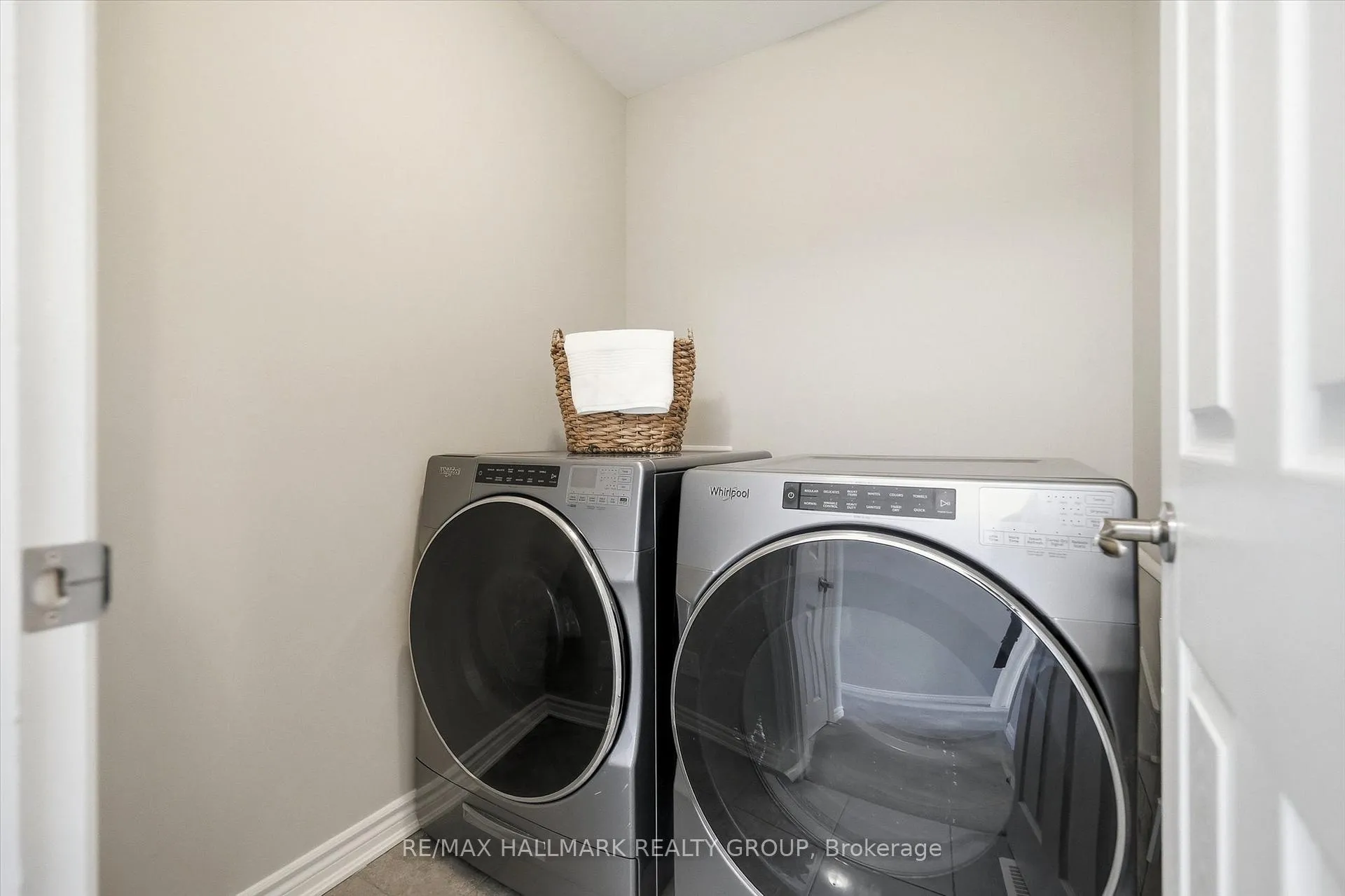Photo 24 of 130 Umbra Place, Ottawa, Barrhaven - Half Moon Bay — HOMEH
