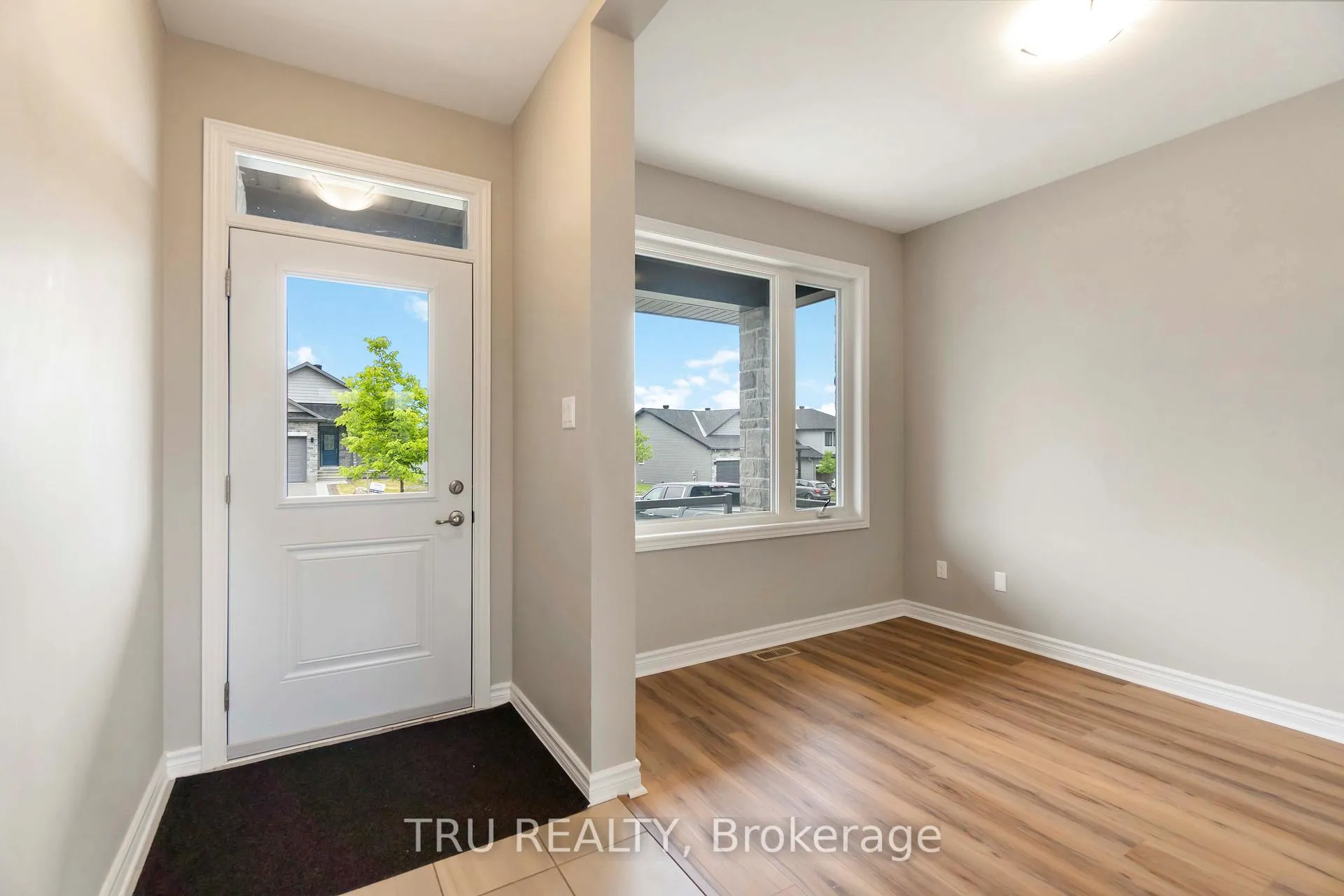 Photo 3 of 83 Douglas Brown Way, Arnprior — HOMEH