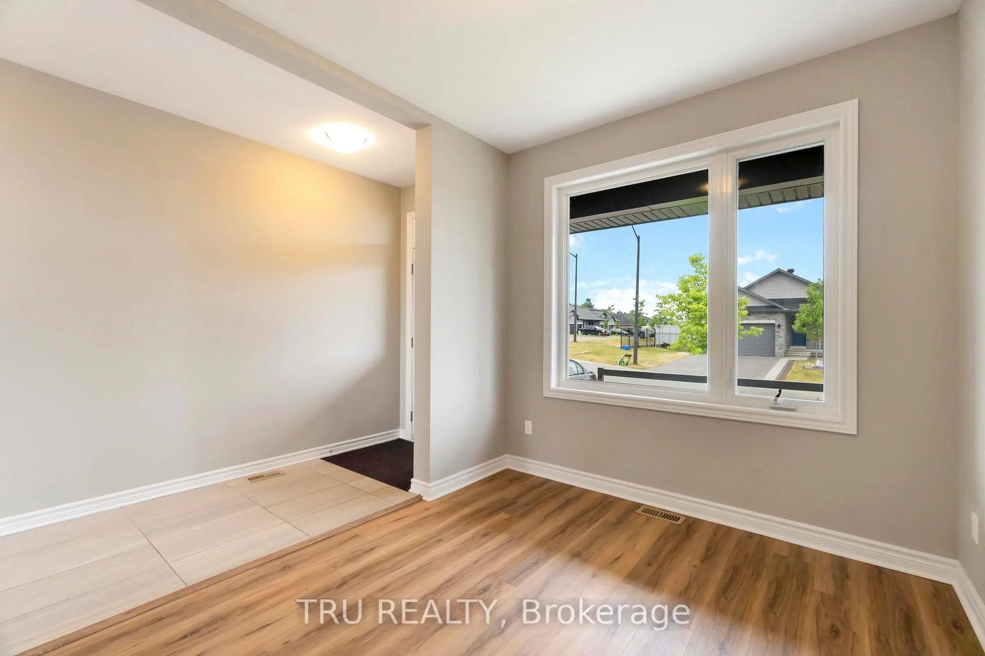 Photo 4 of 83 Douglas Brown Way, Arnprior — HOMEH