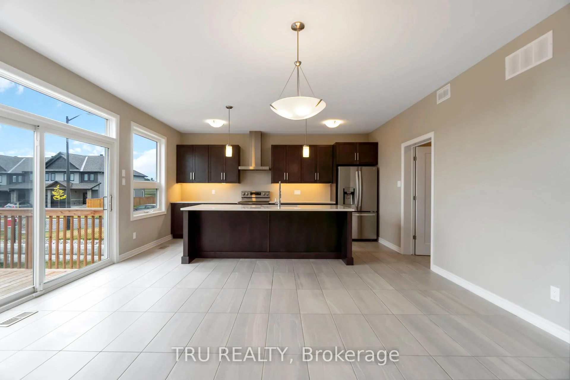 Photo 10 of 83 Douglas Brown Way, Arnprior — HOMEH
